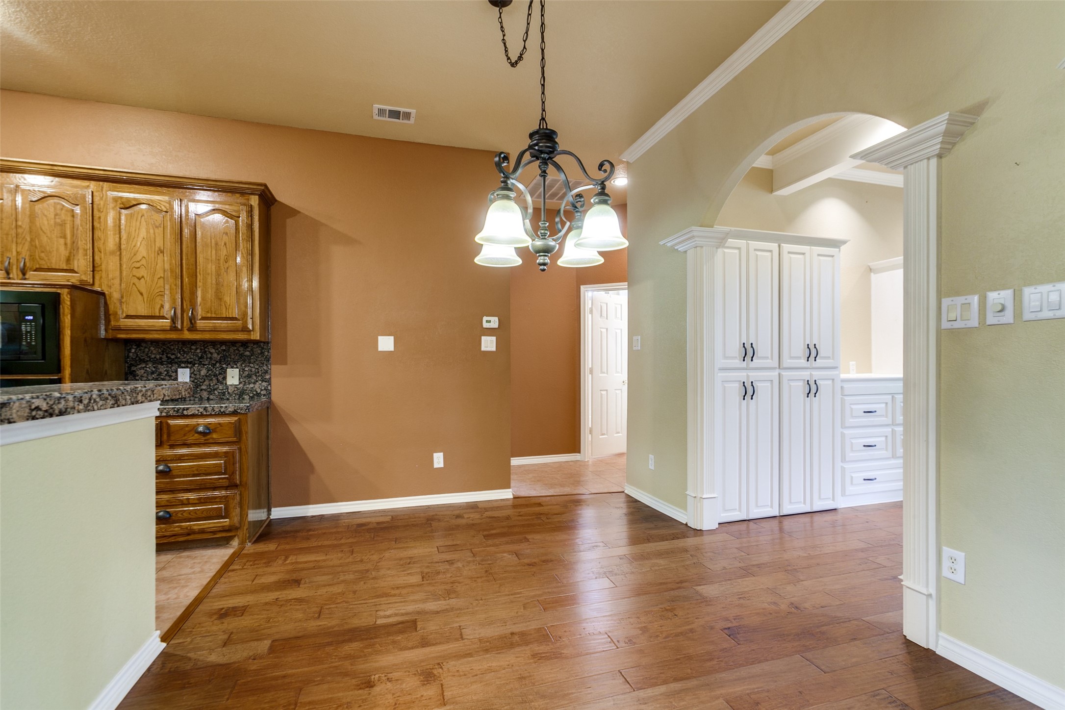 3506 Ash Circle