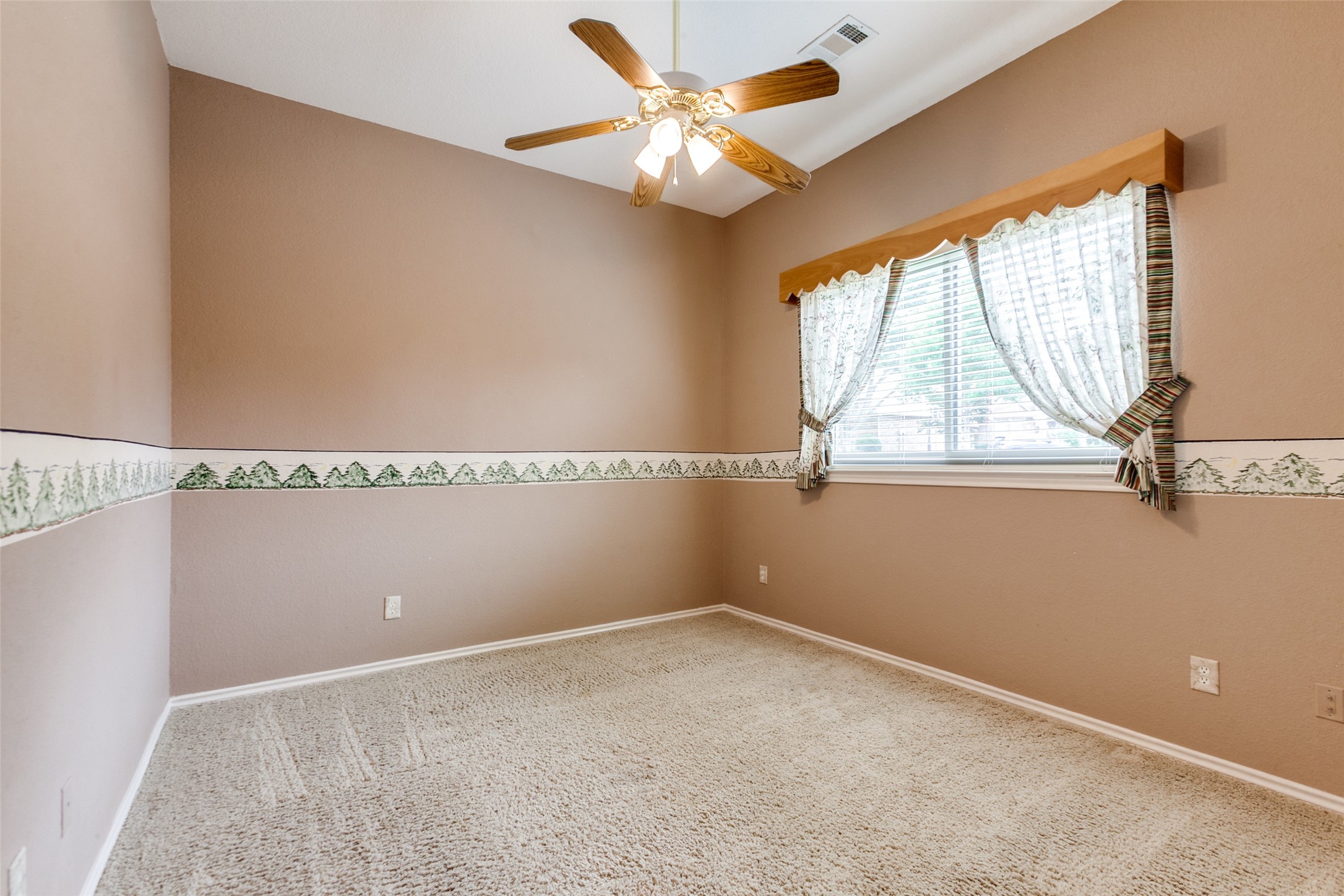 3506 Ash Circle