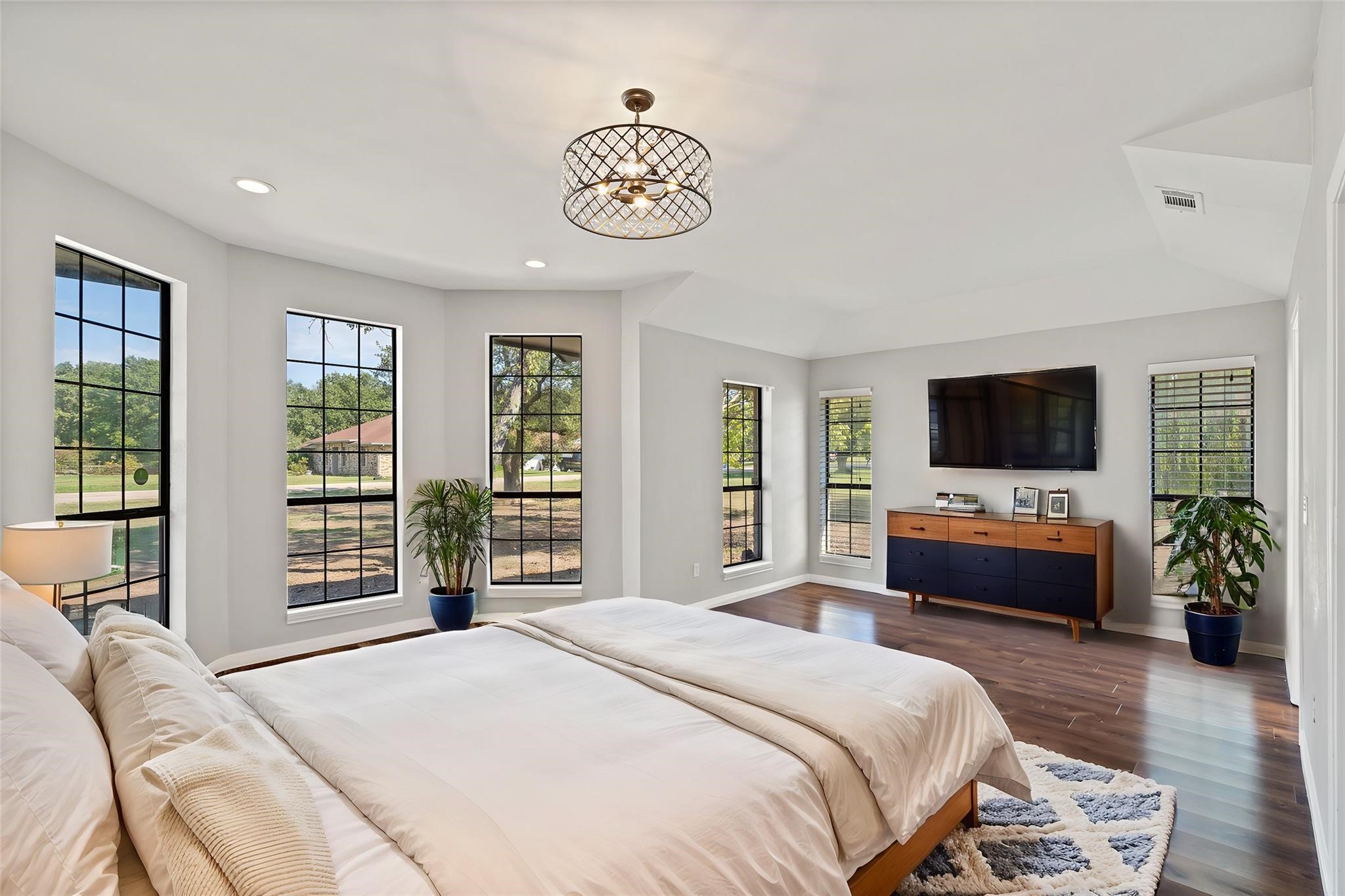 770 Meadowbrook Drive