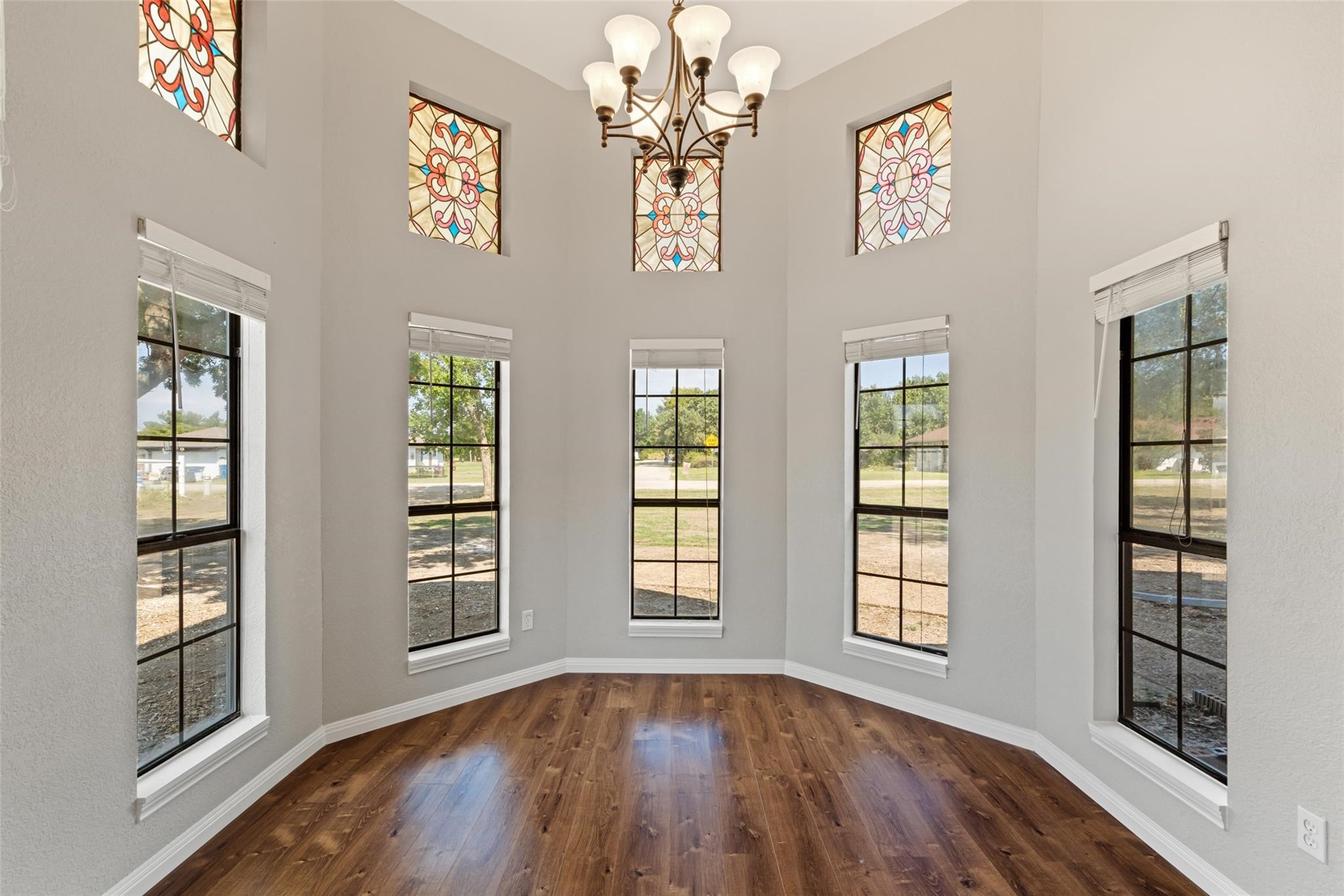 770 Meadowbrook Drive