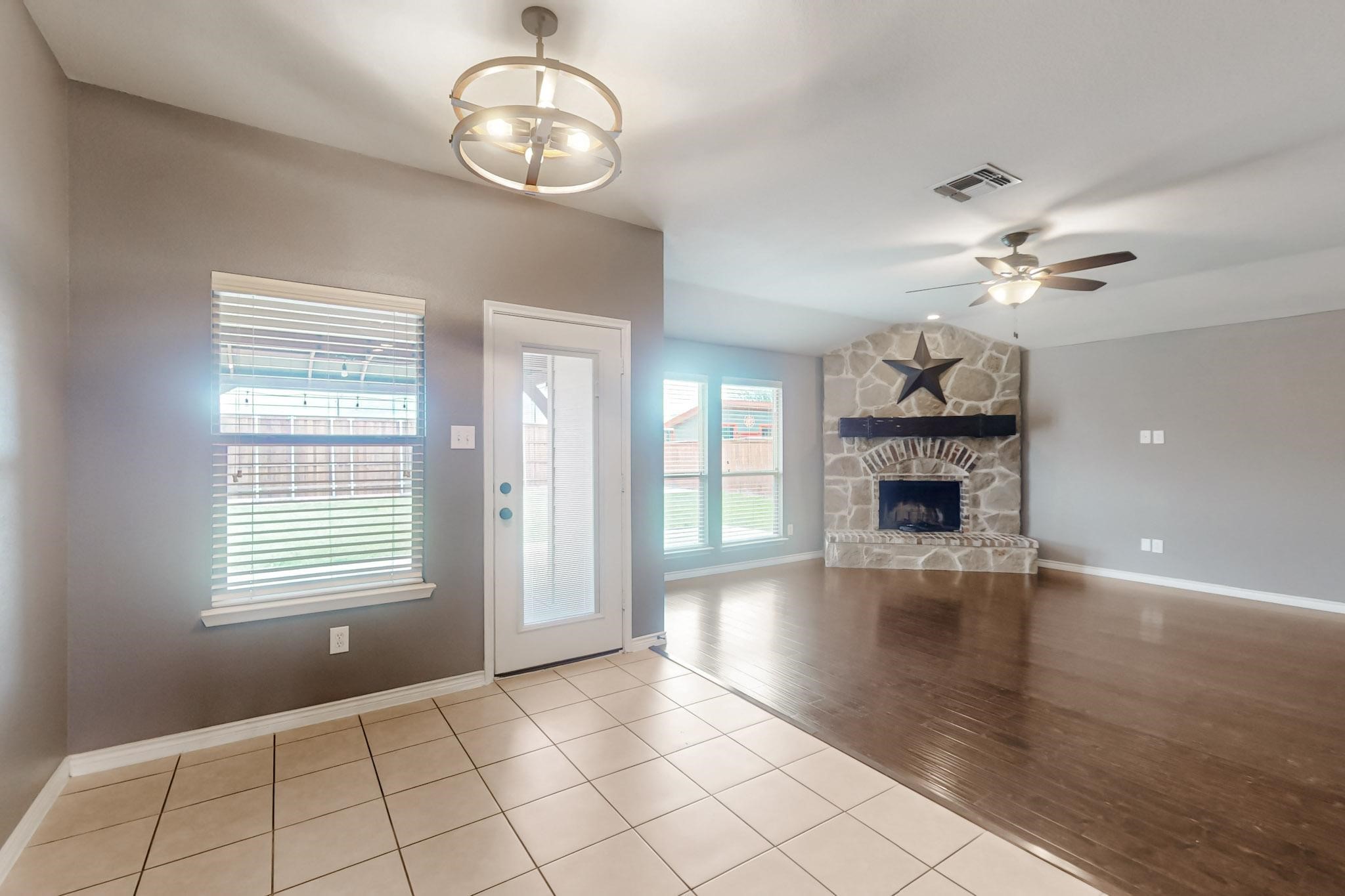 970 Austin Lane