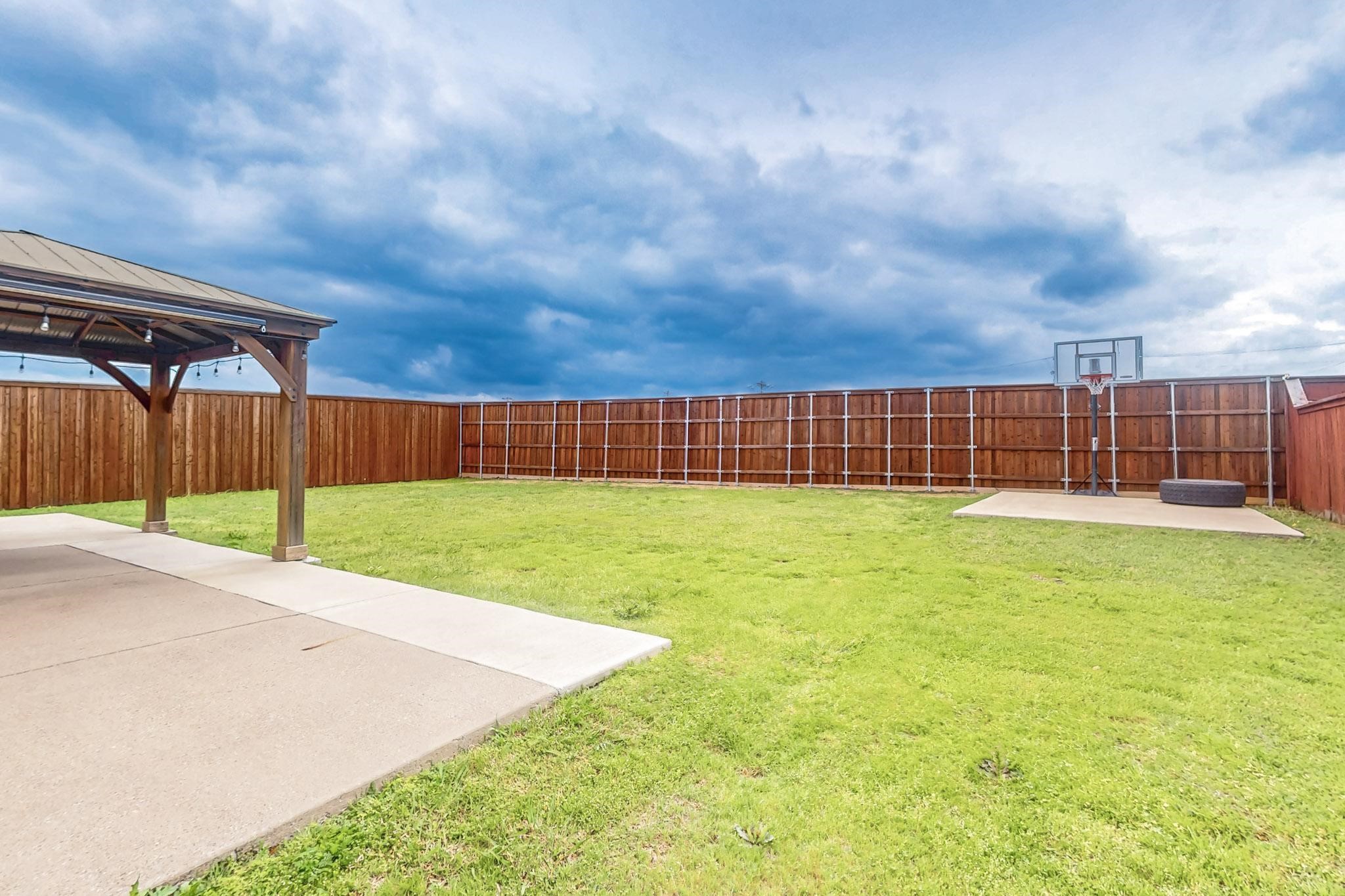 970 Austin Lane