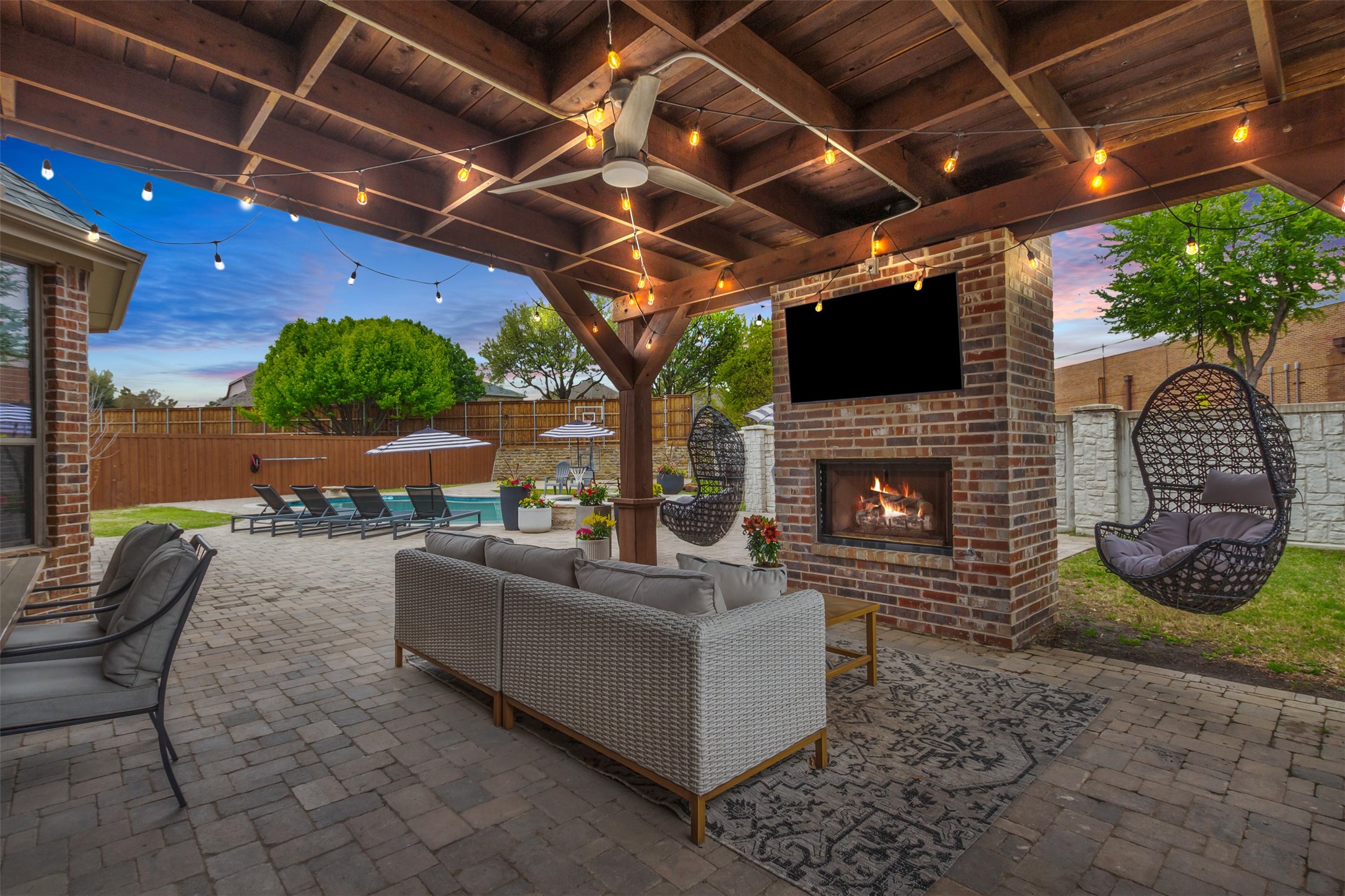 15932 CHRISTOPHER LN