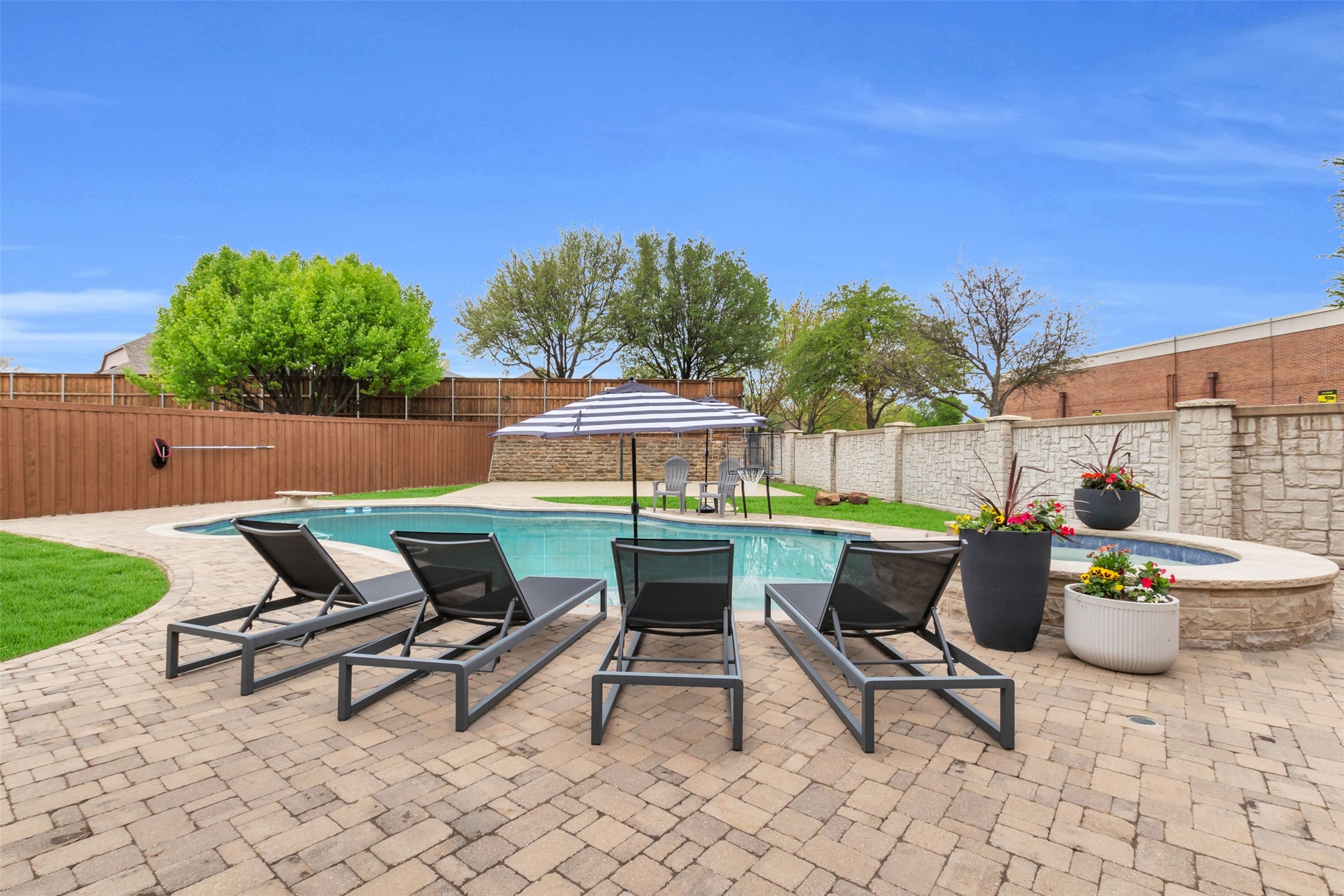 15932 CHRISTOPHER LN