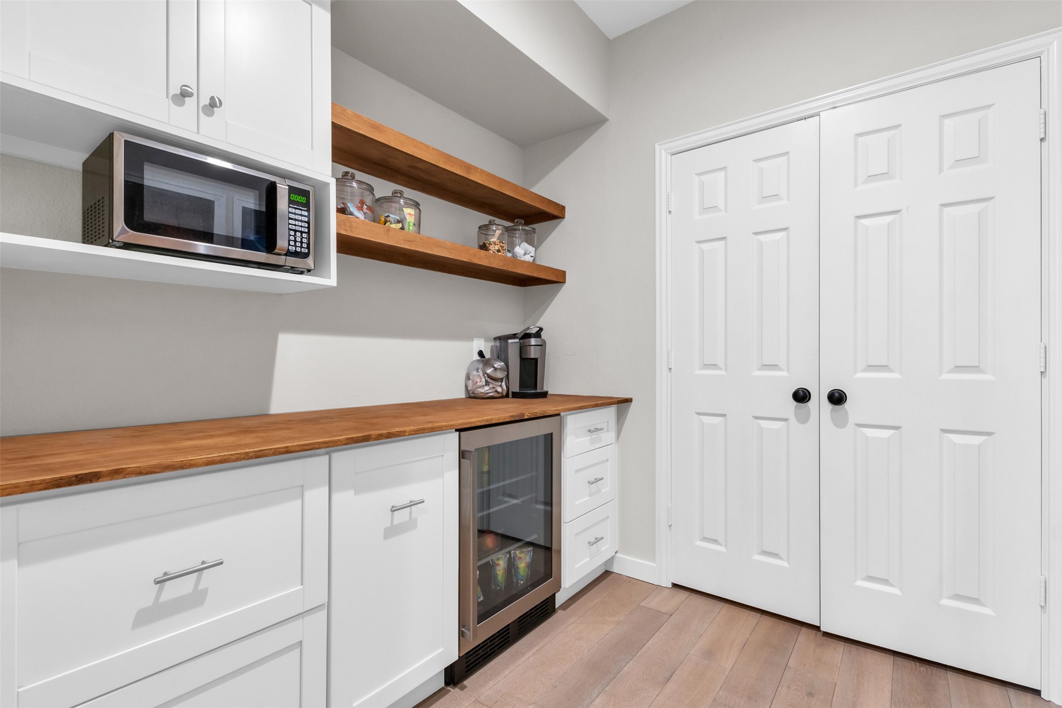 15932 CHRISTOPHER LN