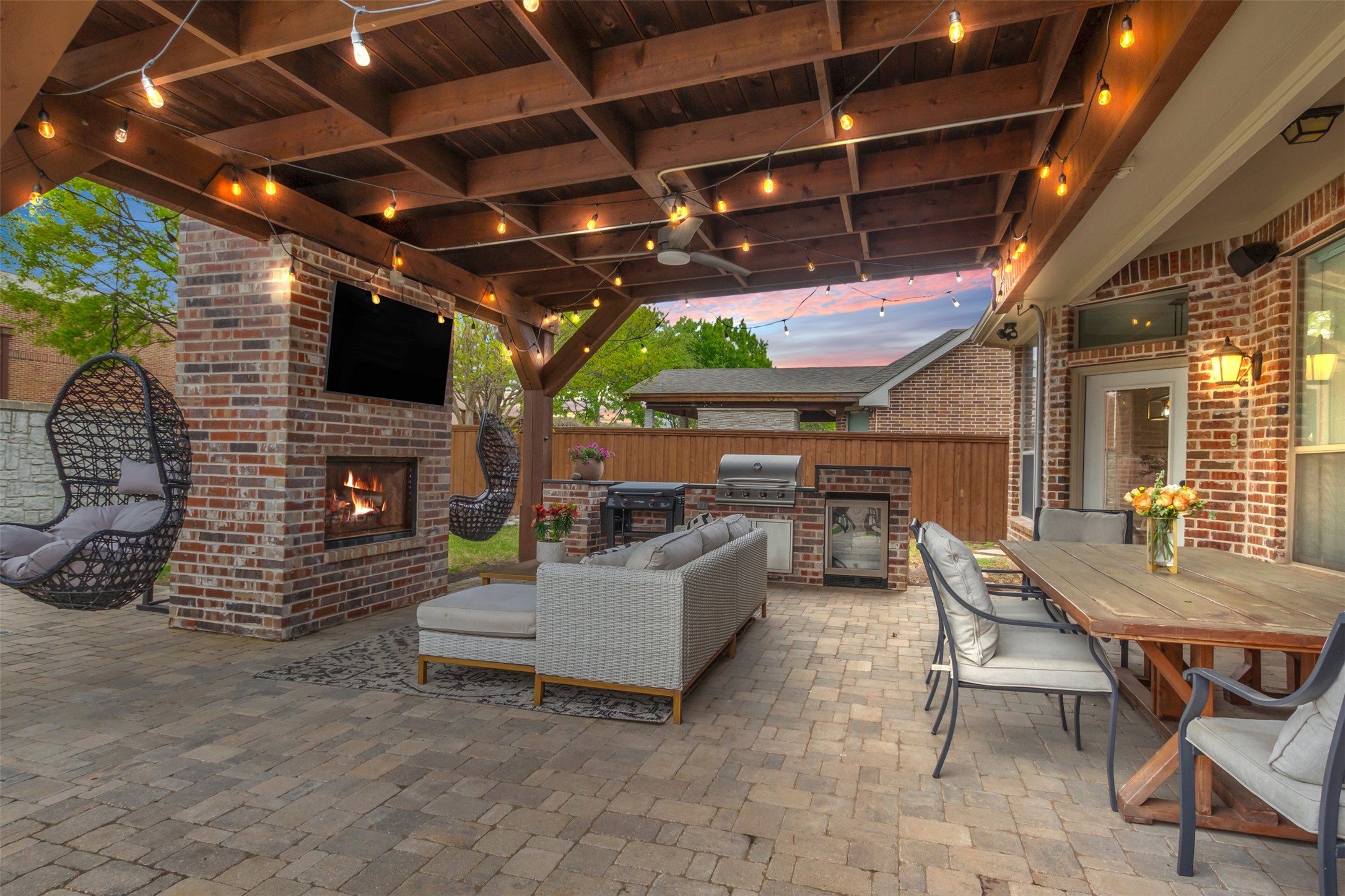 15932 CHRISTOPHER LN