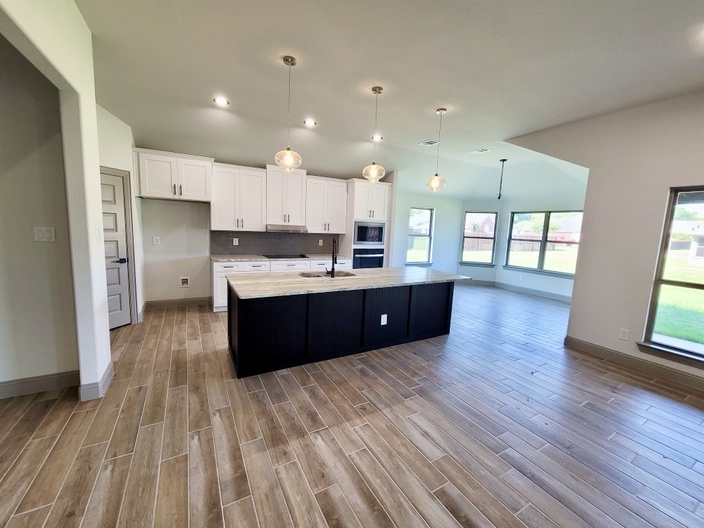 906 Maxine Drive