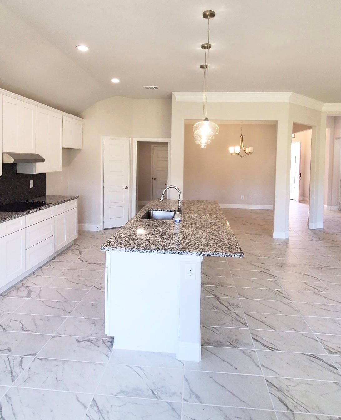 906 Maxine Drive