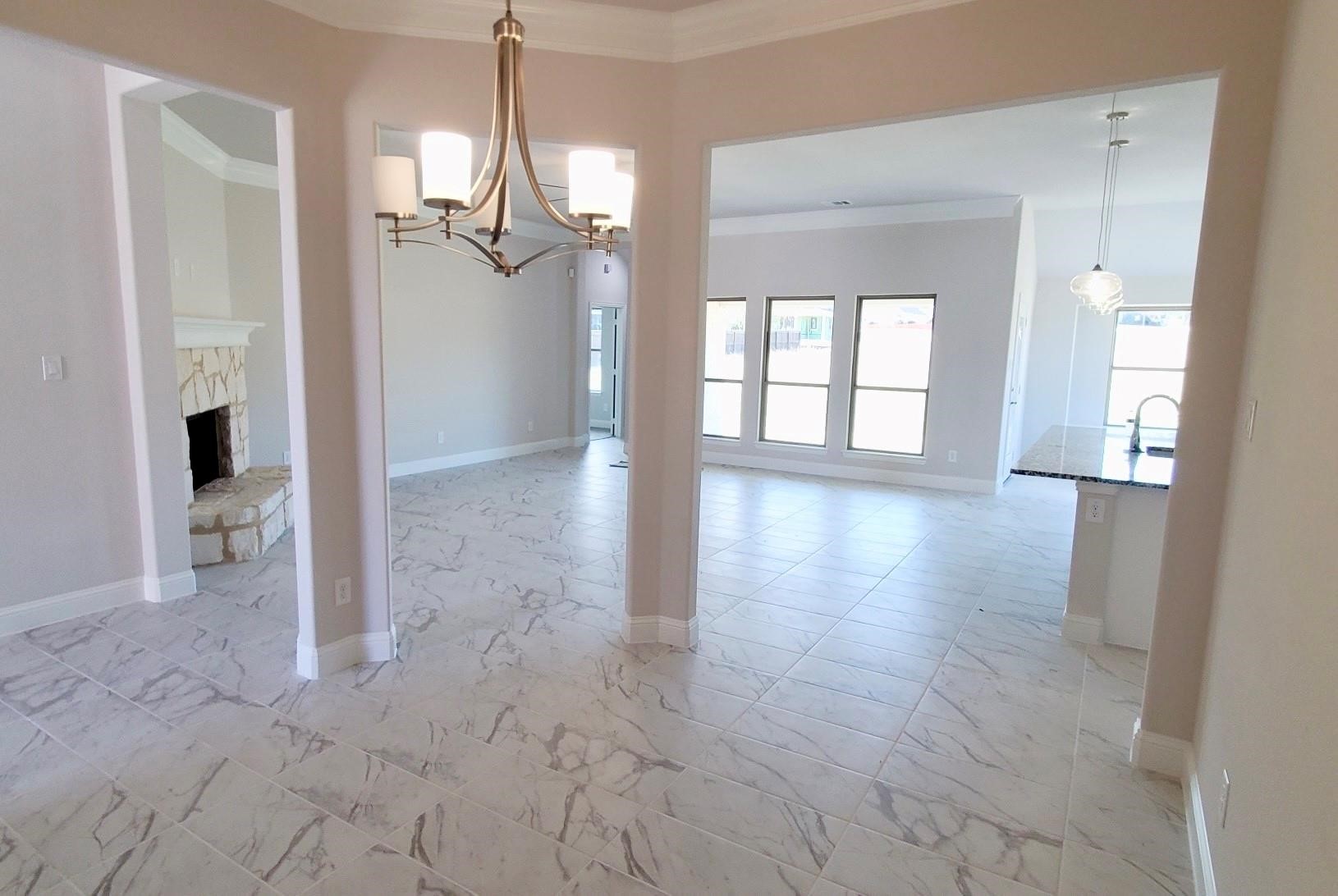 906 Maxine Drive