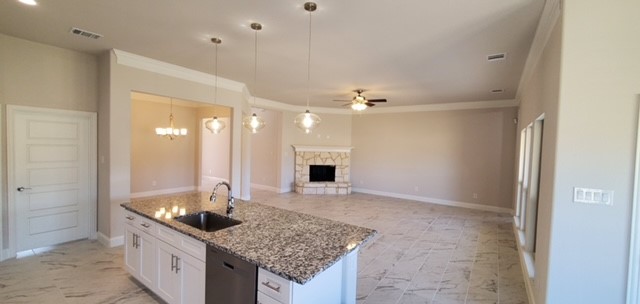 906 Maxine Drive
