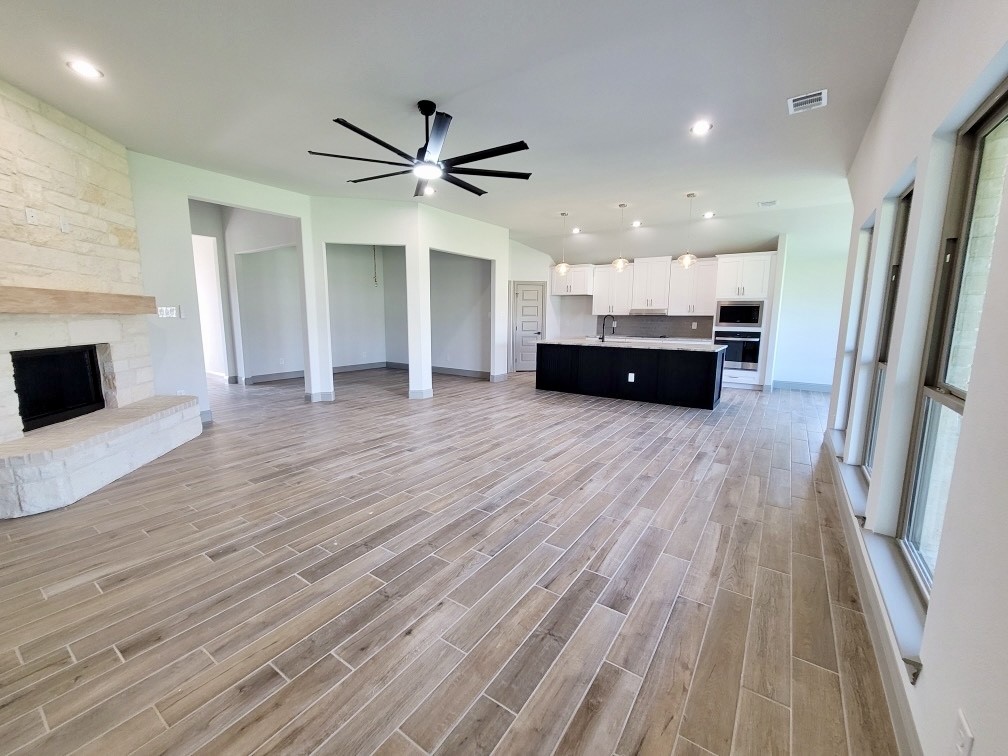 906 Maxine Drive