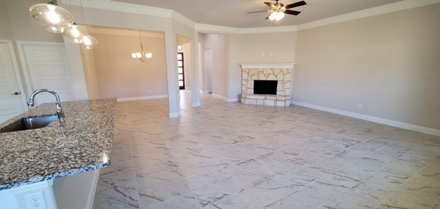 906 Maxine Drive