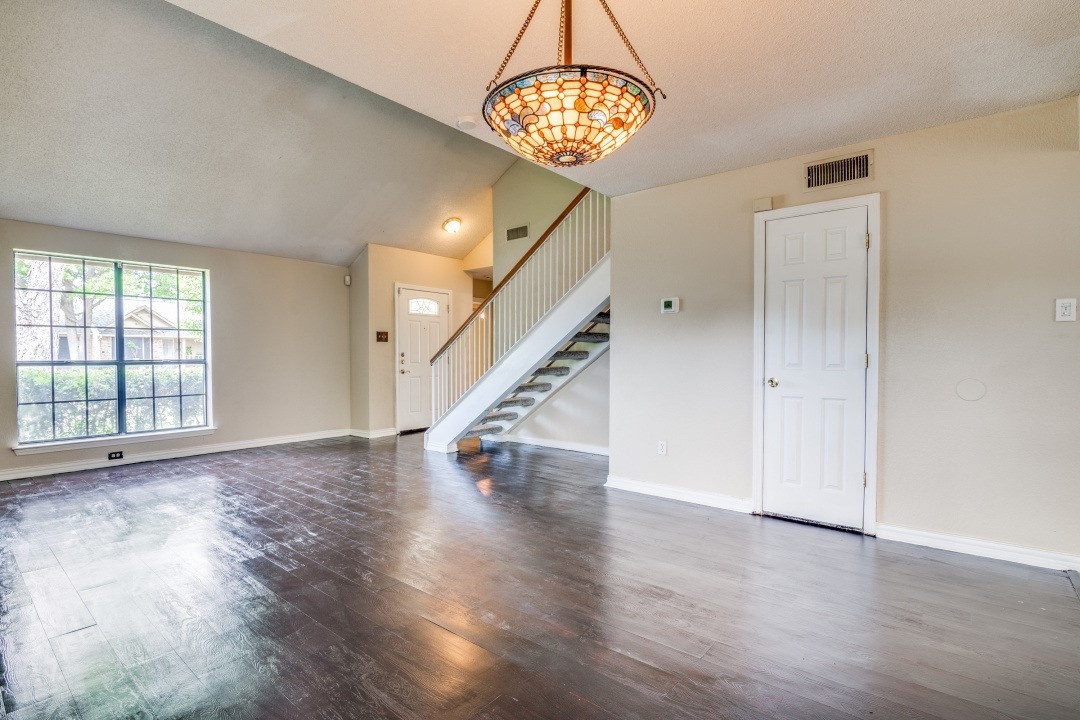 3906 Wheelwright Drive