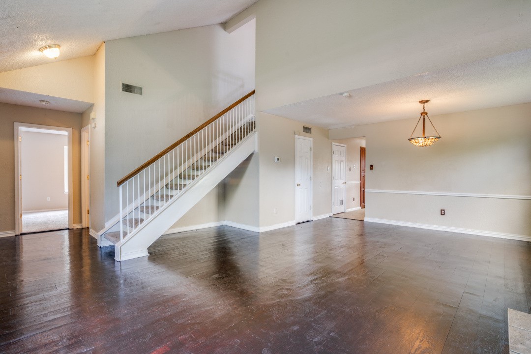 3906 Wheelwright Drive