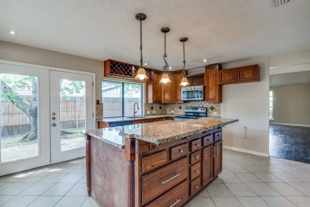 3906 Wheelwright Drive