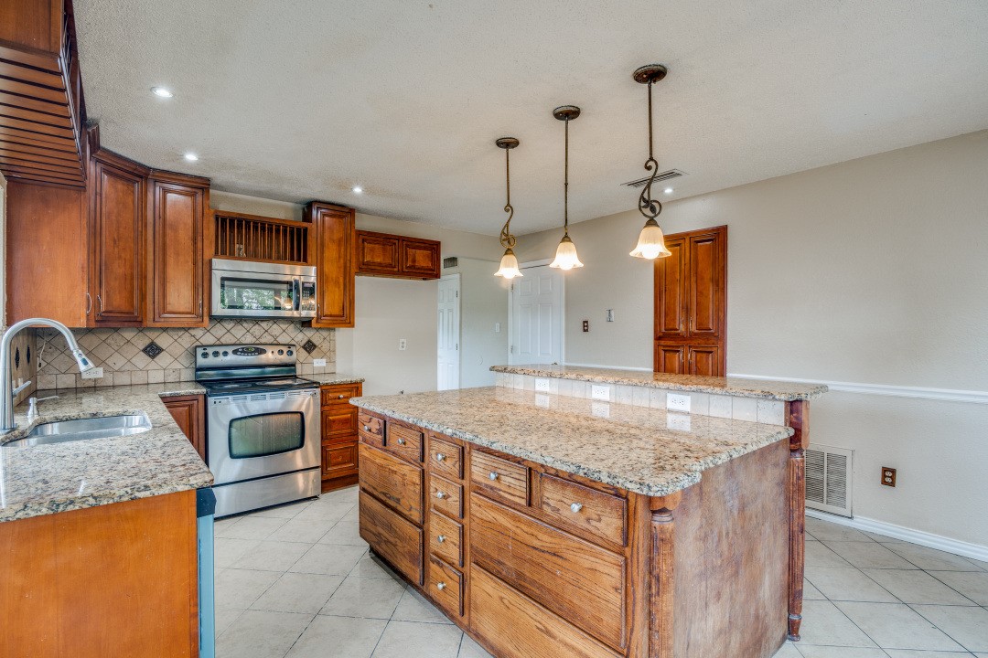 3906 Wheelwright Drive