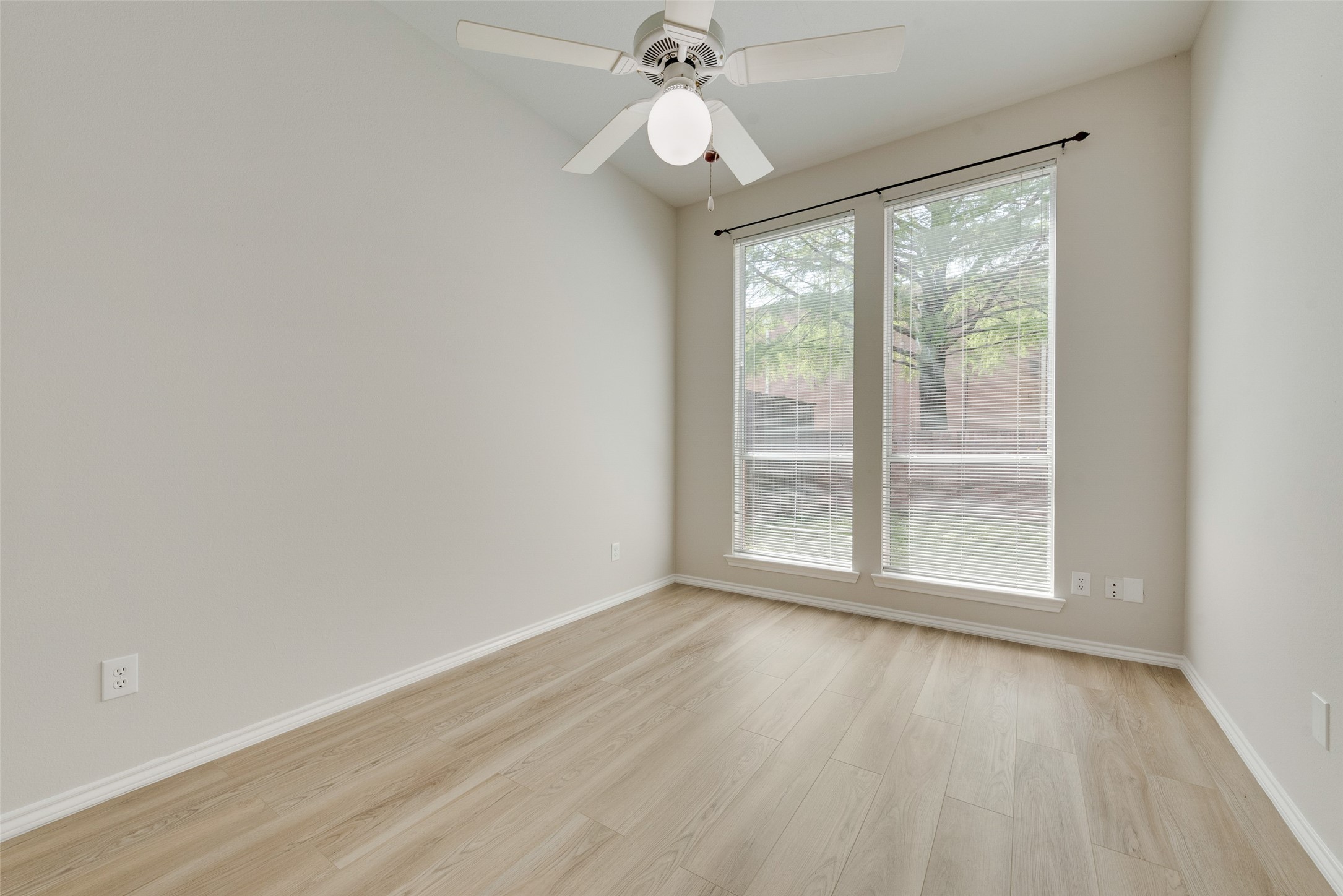 4305 Greenwood Trail