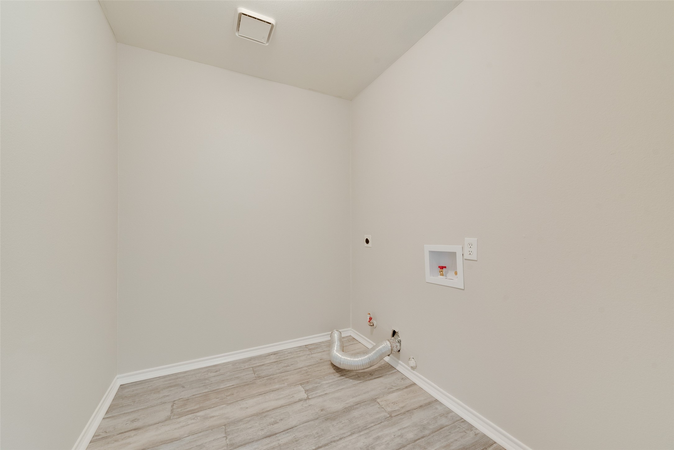 4305 Greenwood Trail