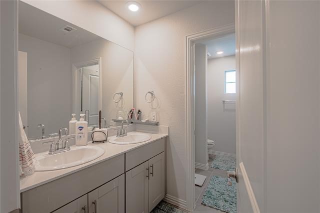 500 Crystal Clear Lane