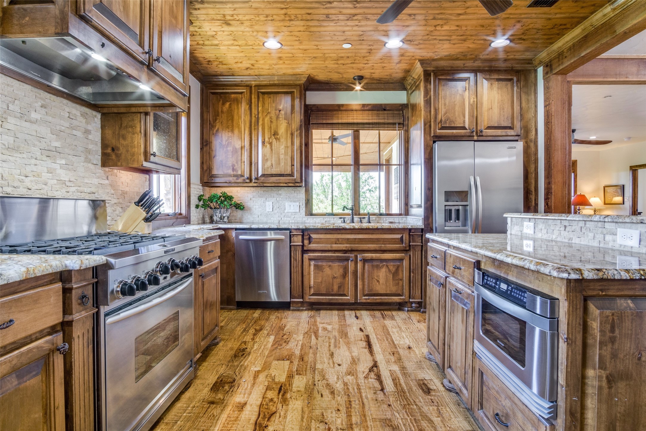 1633 Scenic Drive 201