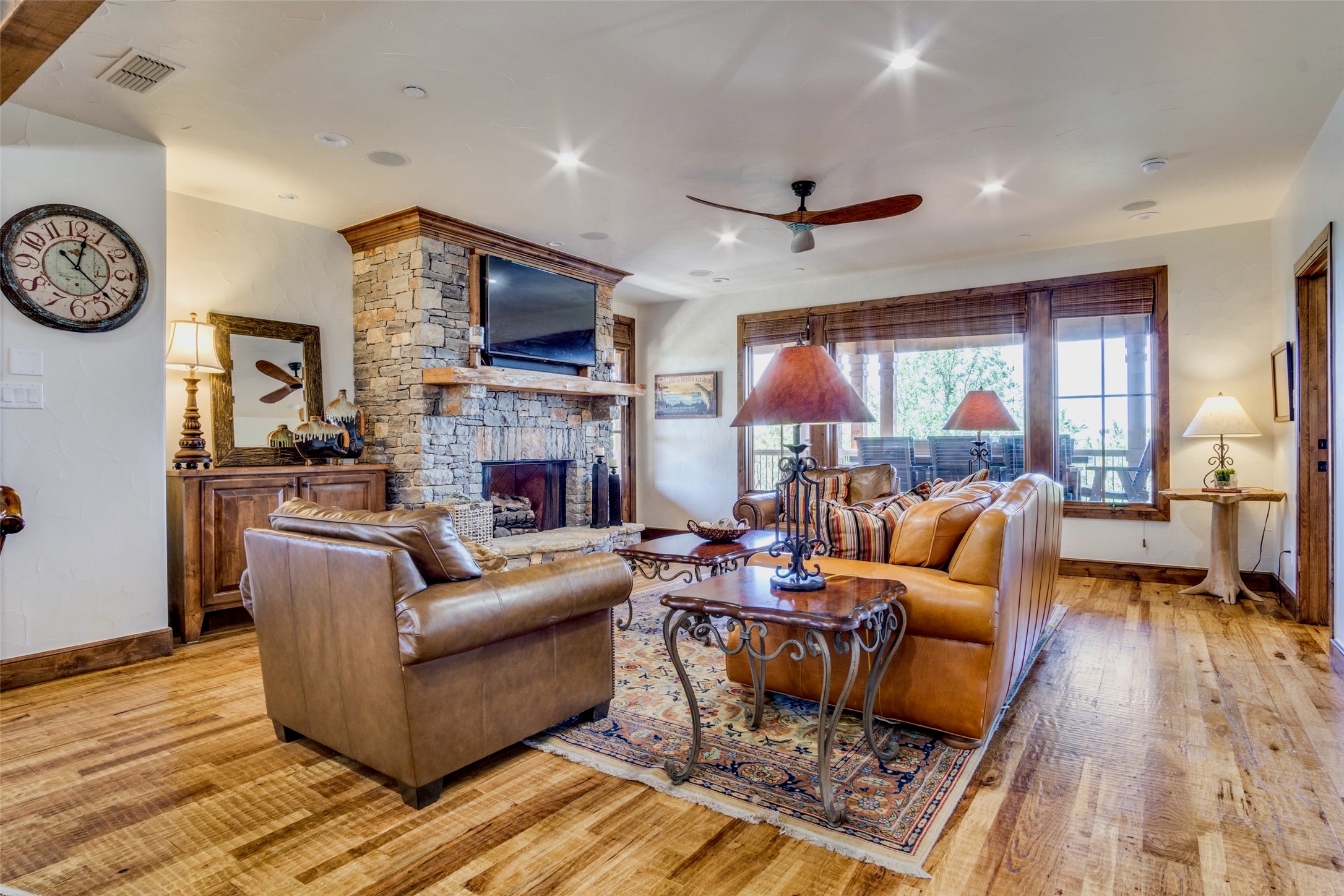 1633 Scenic Drive 201