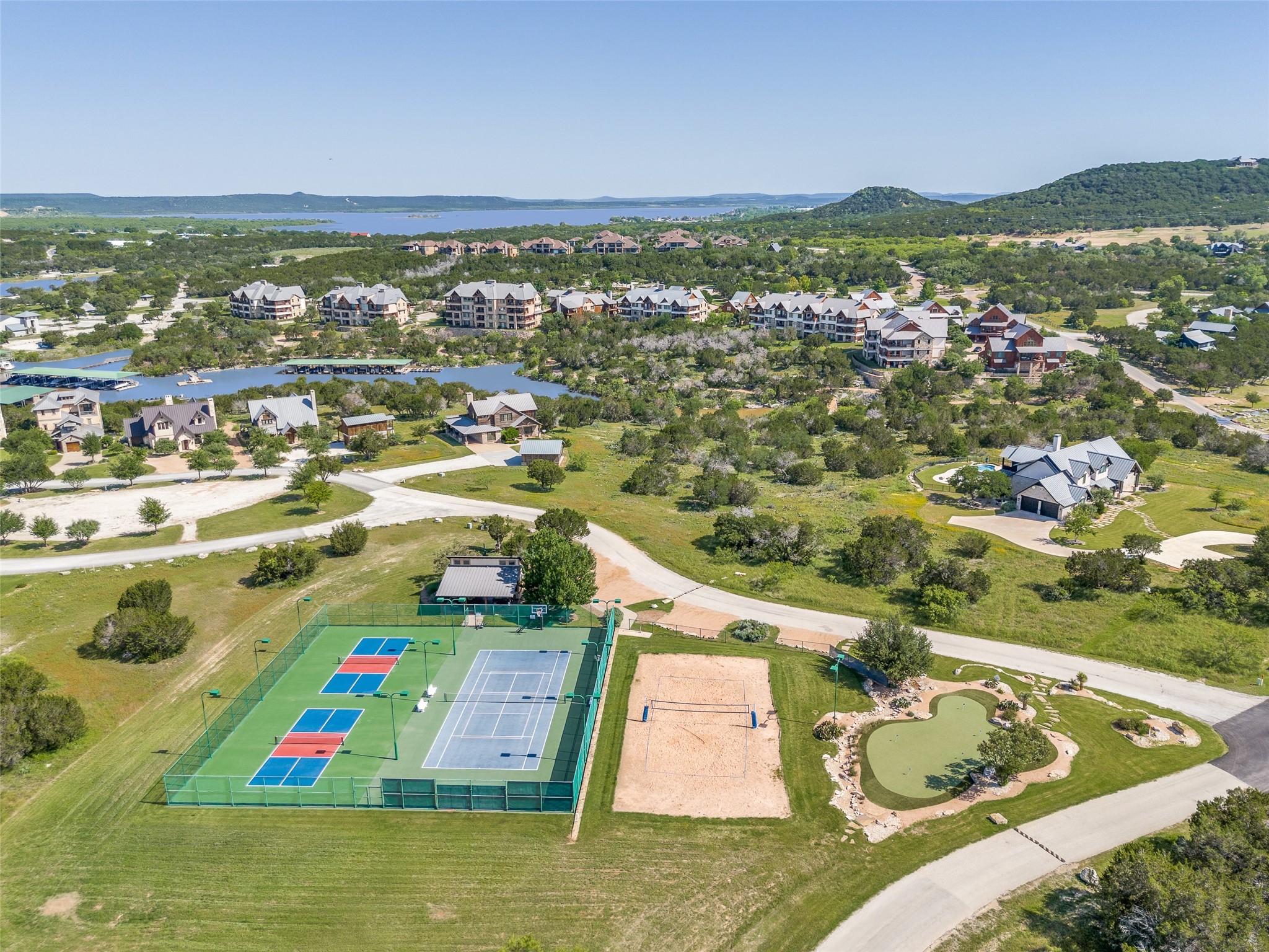 1633 Scenic Drive 201