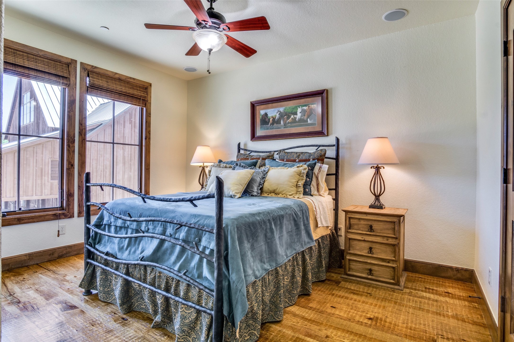 1633 Scenic Drive 201