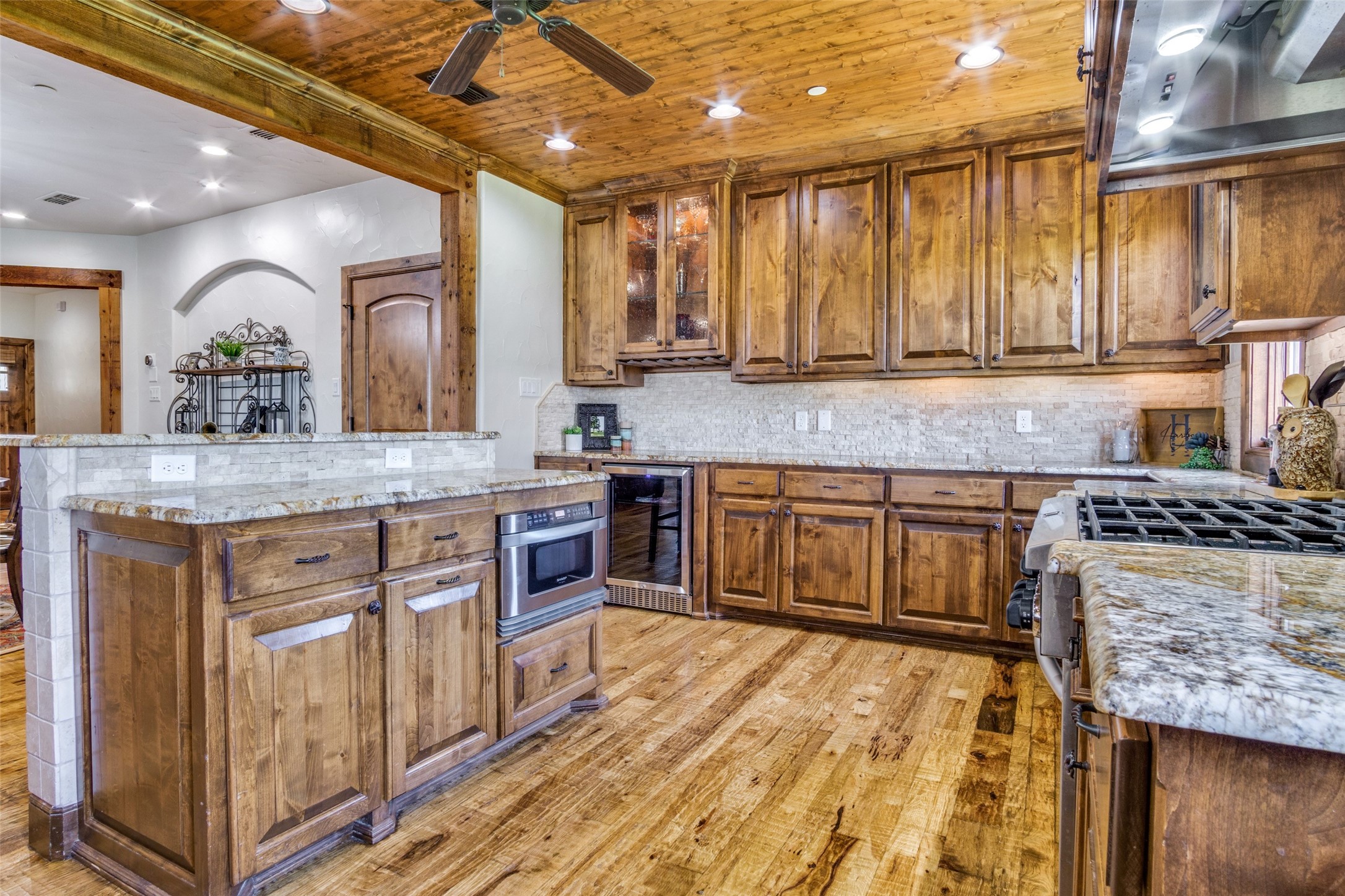 1633 Scenic Drive 201