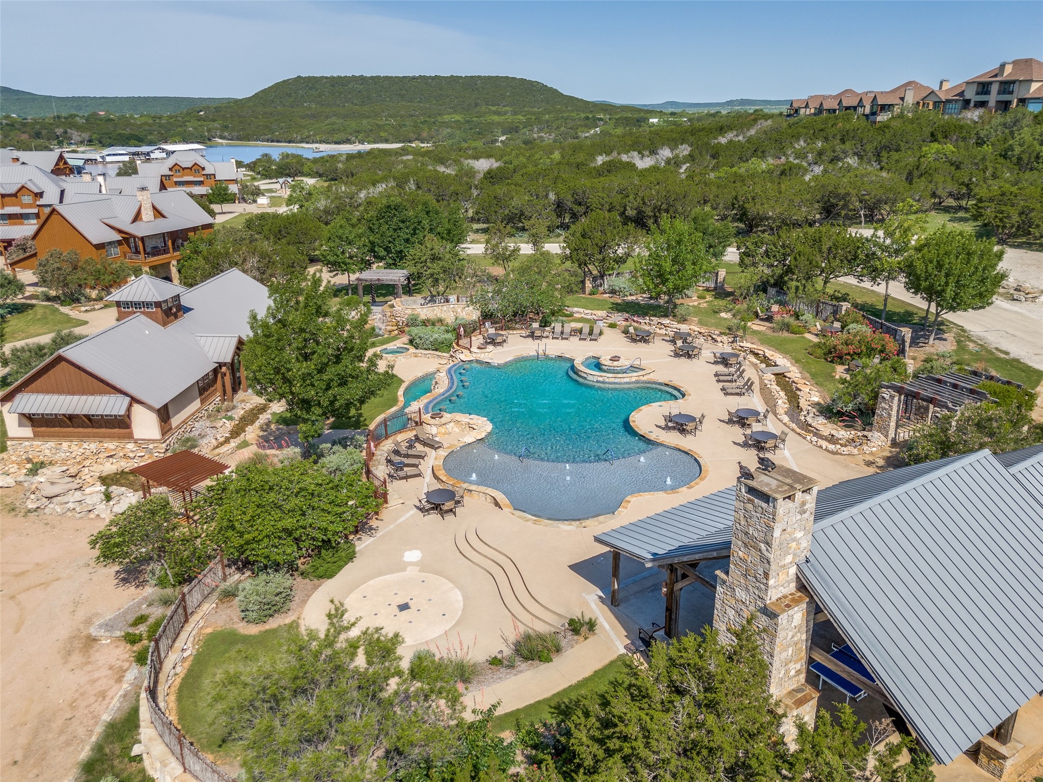 1633 Scenic Drive 201