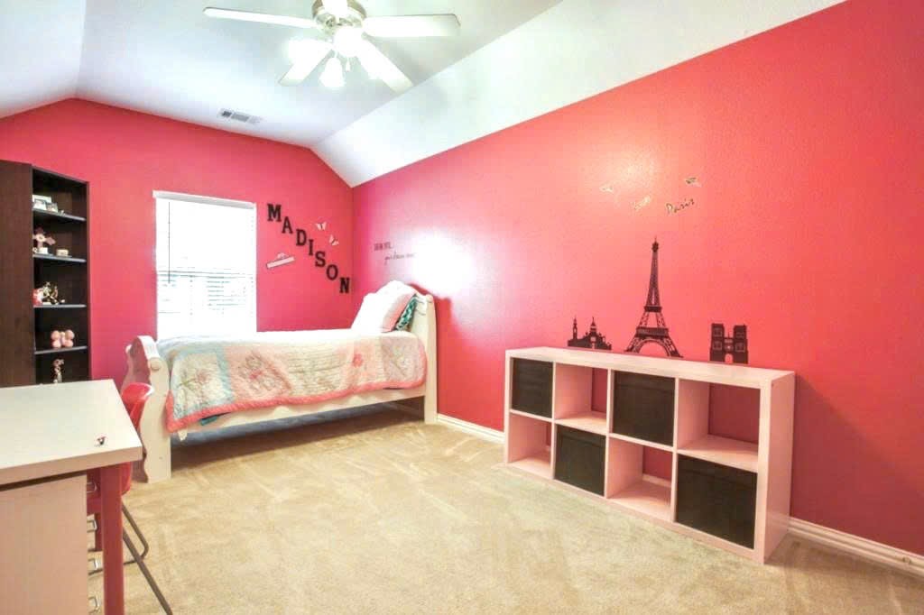 216 Cliffbrook Drive