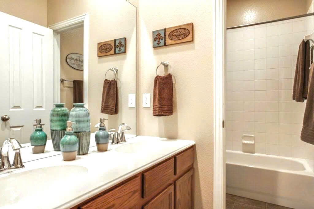 216 Cliffbrook Drive