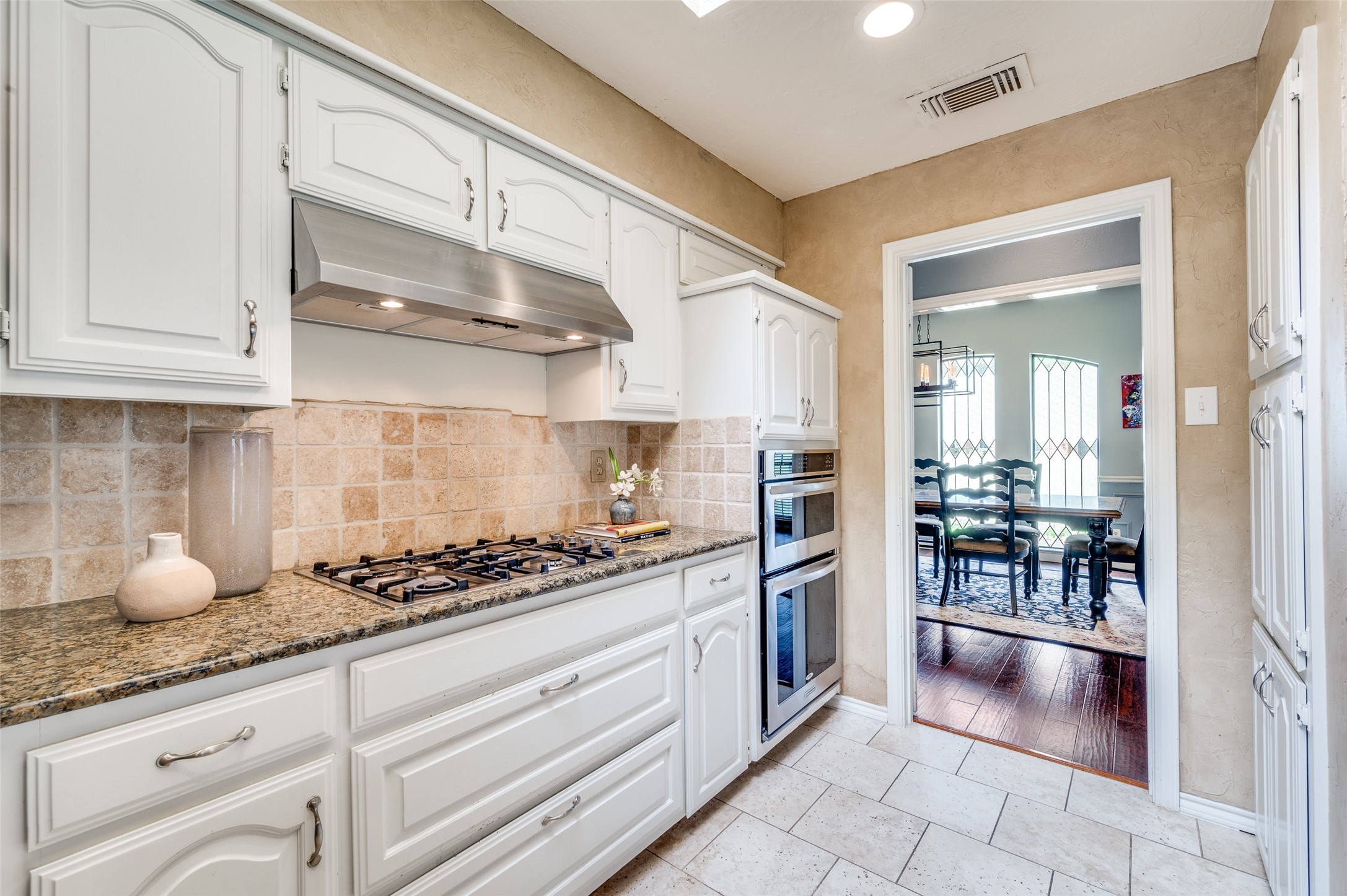 719 Swallow Drive