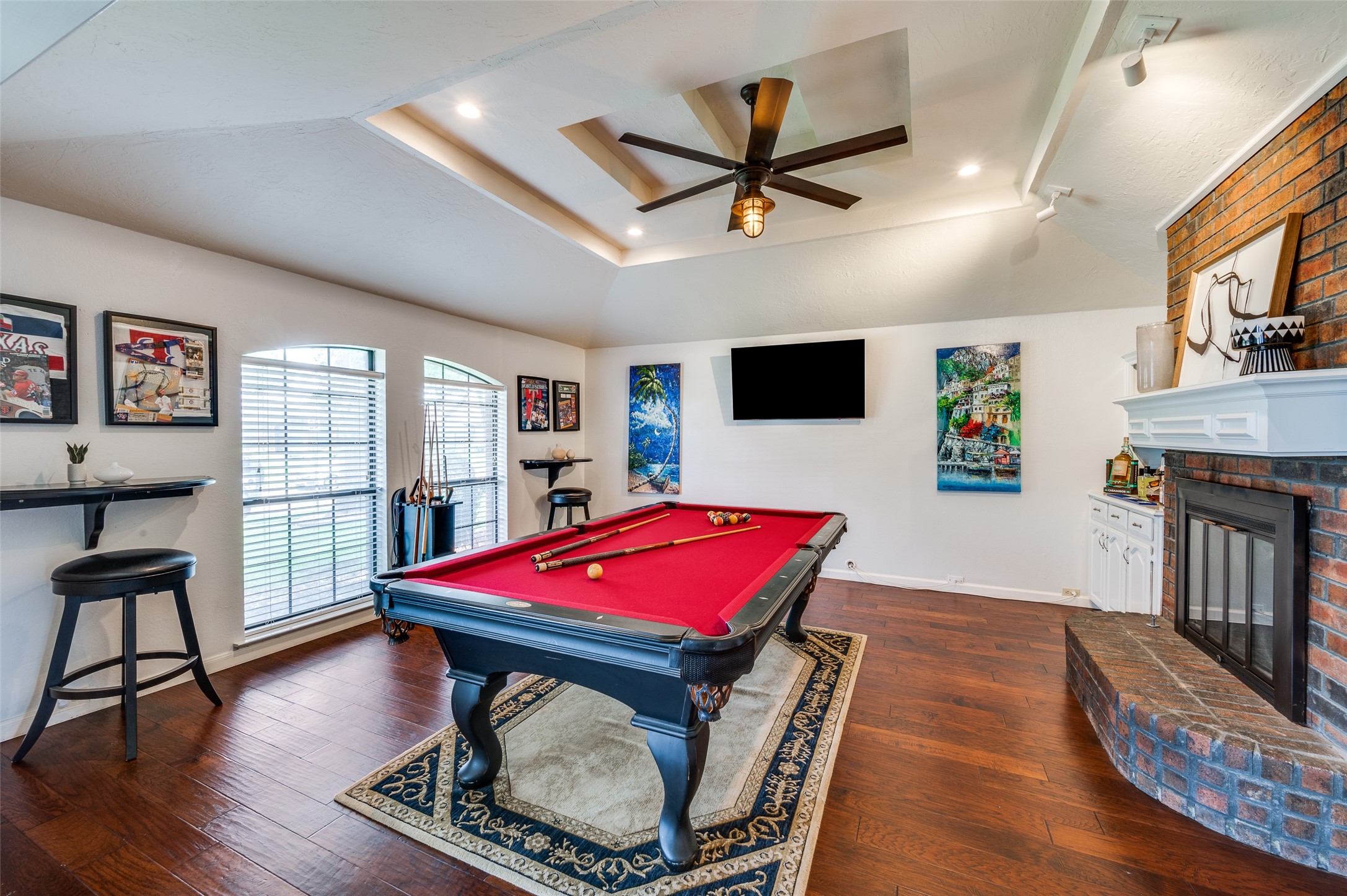 719 Swallow Drive