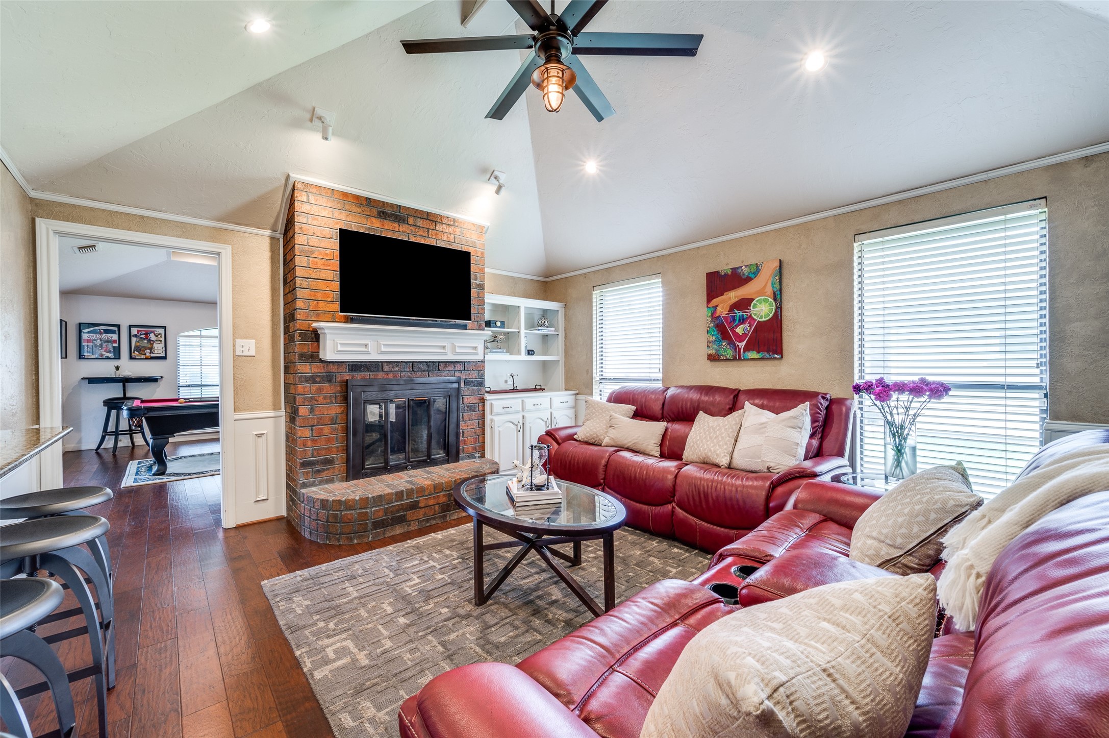 719 Swallow Drive