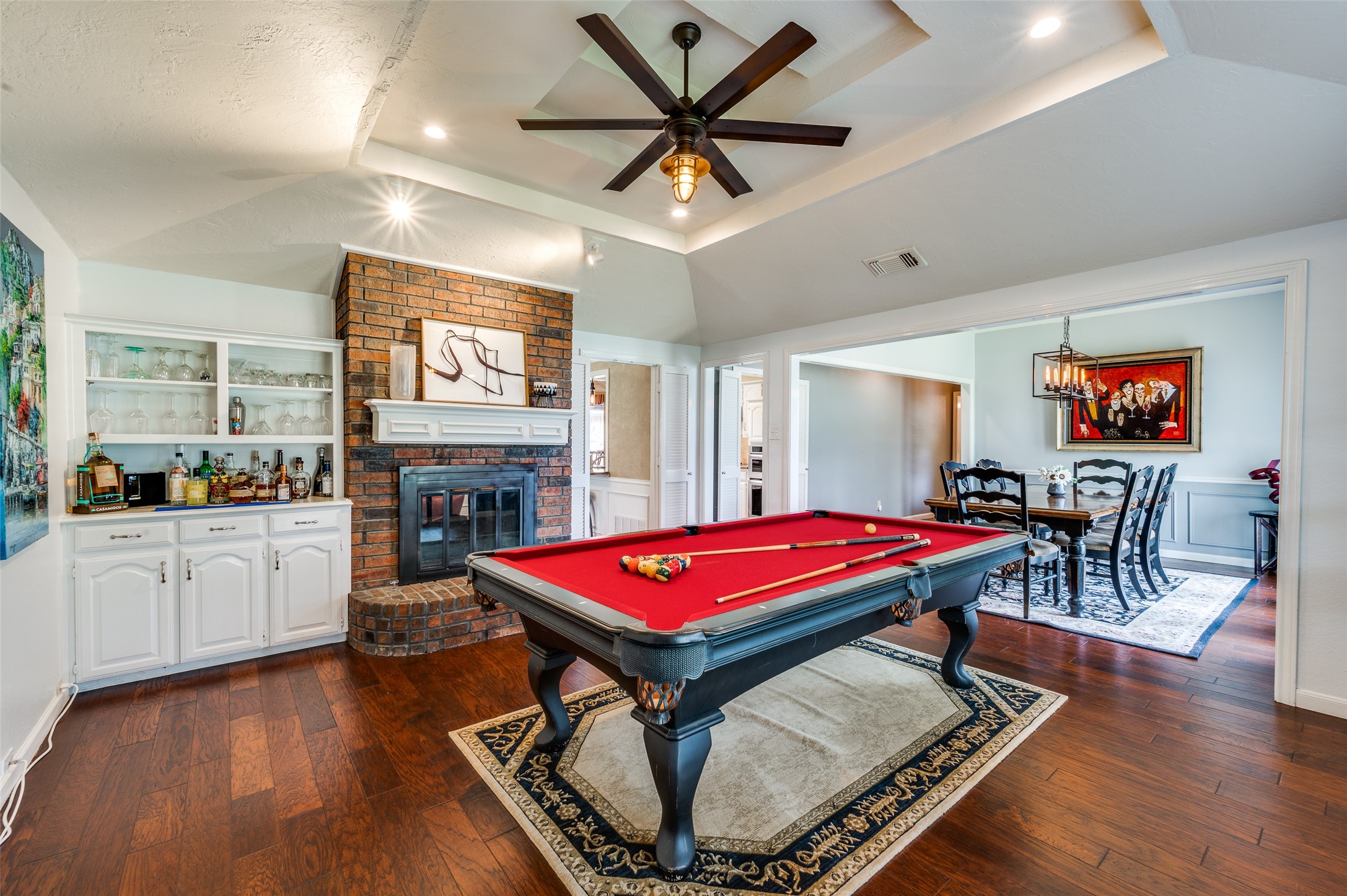 719 Swallow Drive