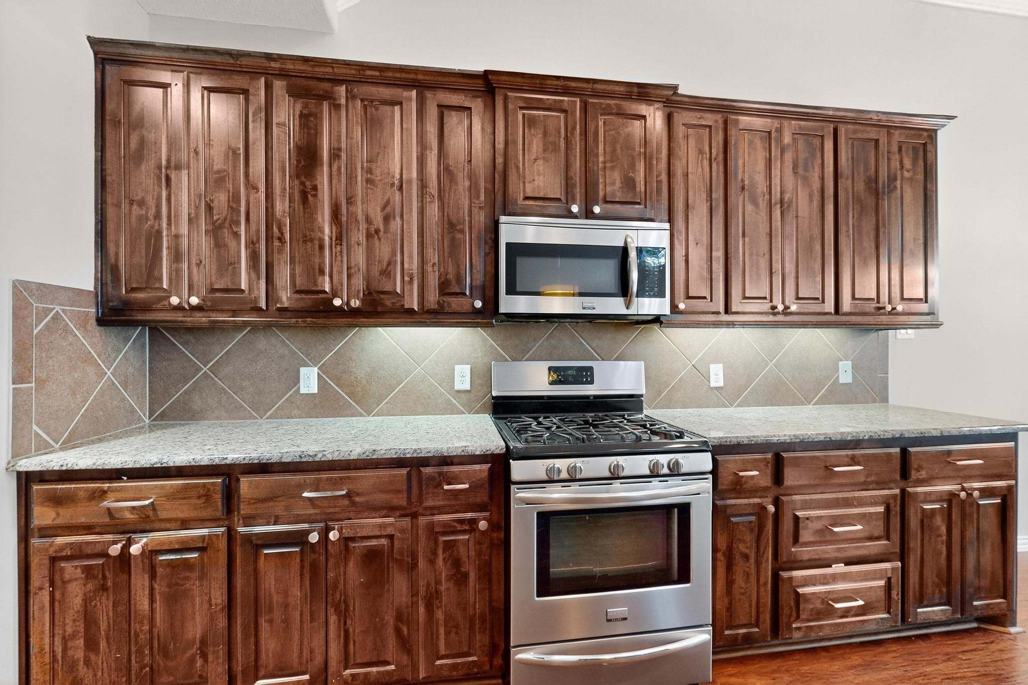 6106 Black Swan Circle
