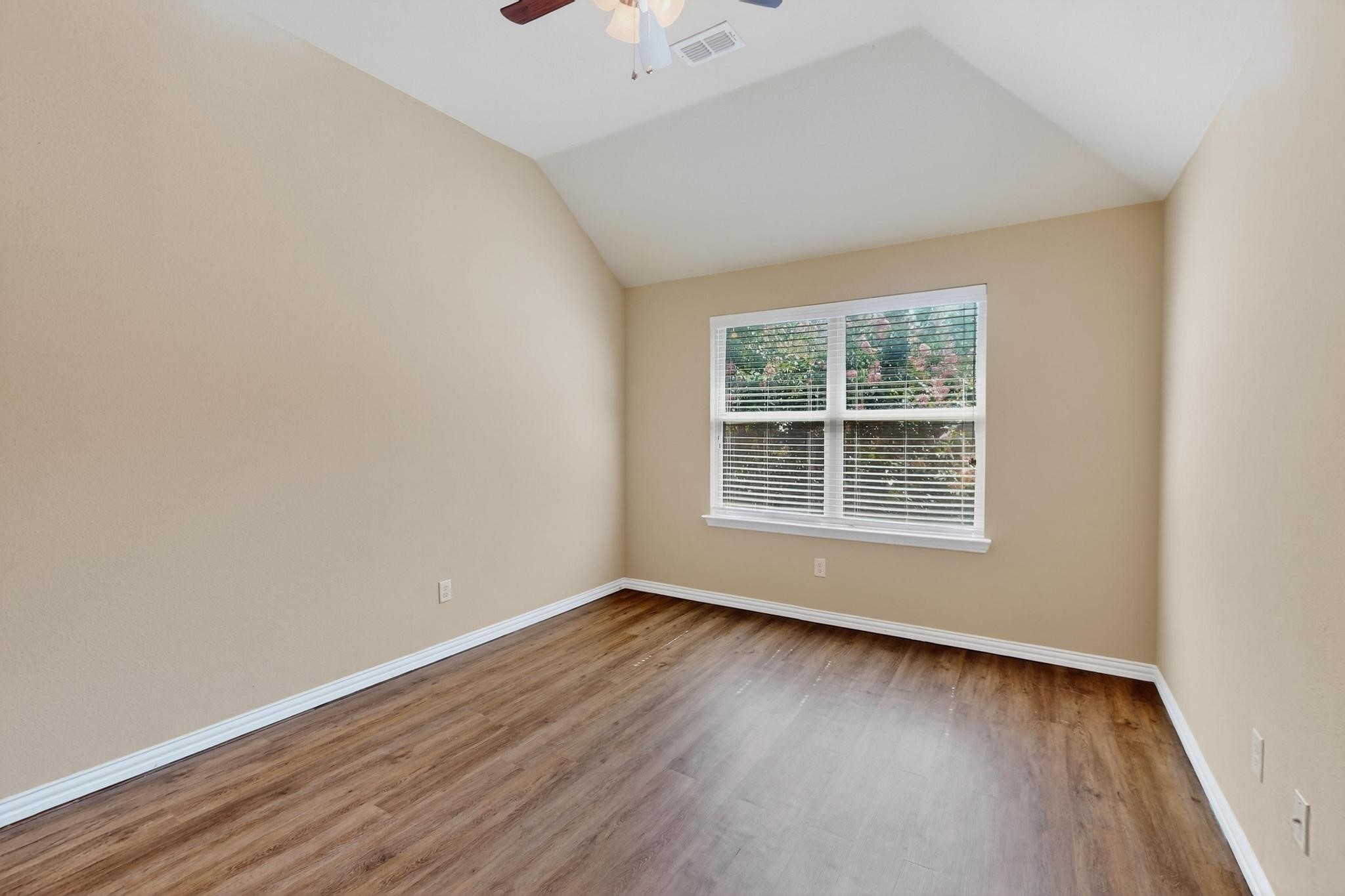 6106 Black Swan Circle