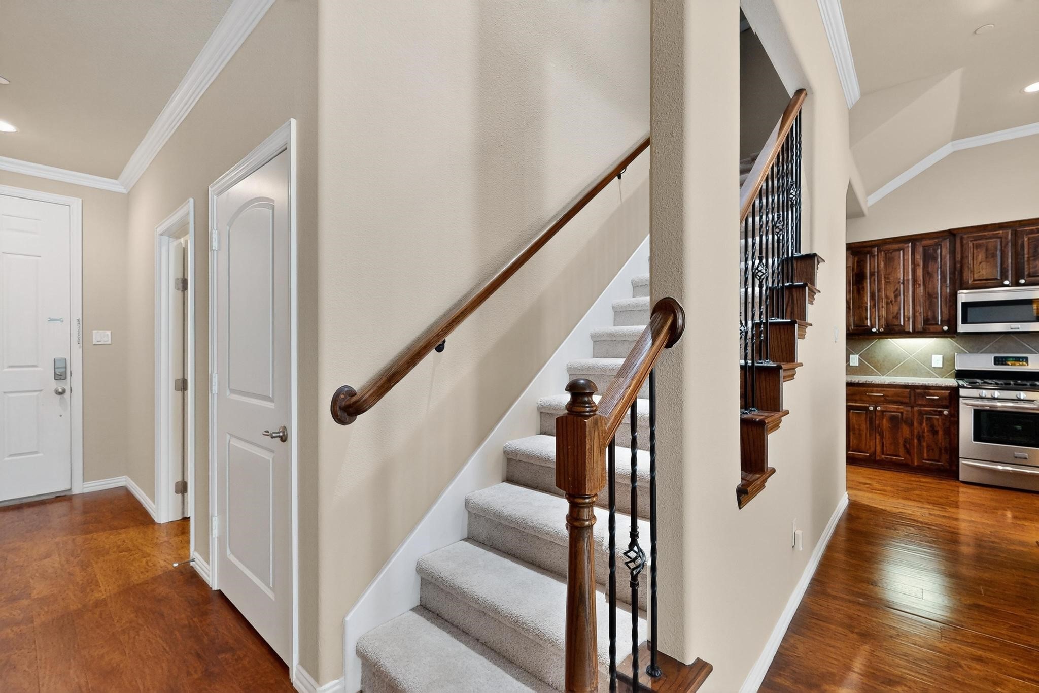 6106 Black Swan Circle