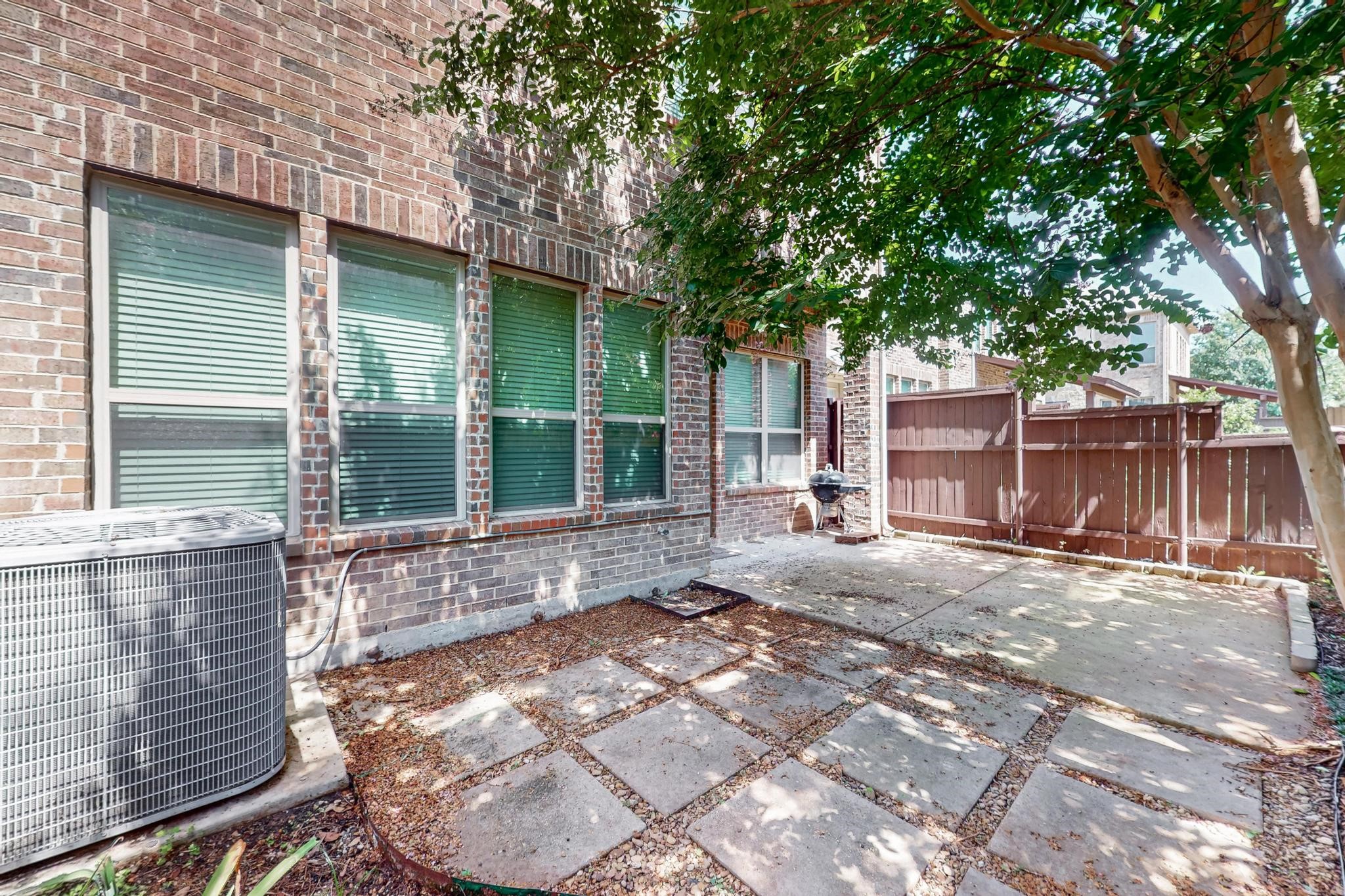6106 Black Swan Circle