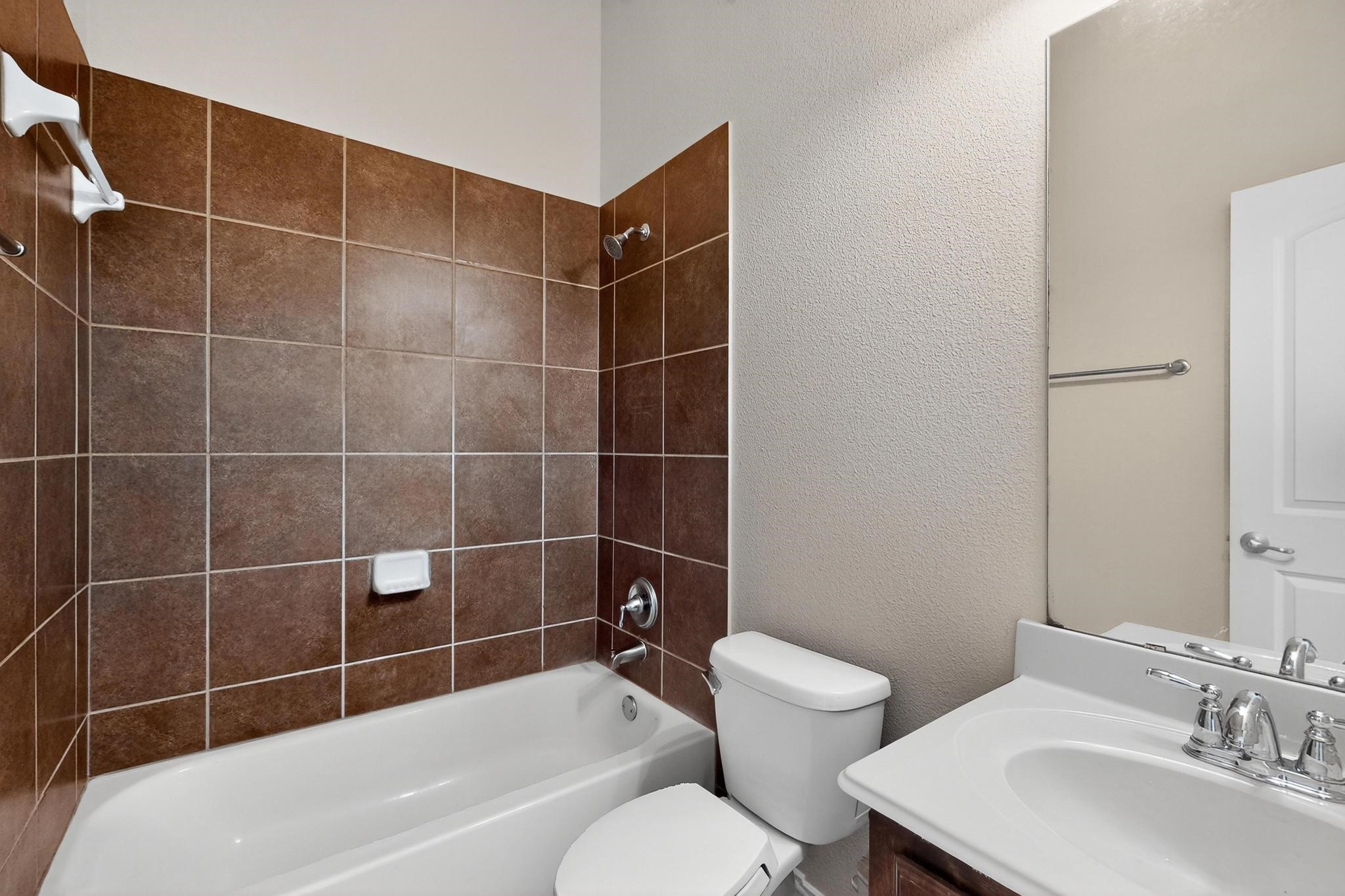 6106 Black Swan Circle