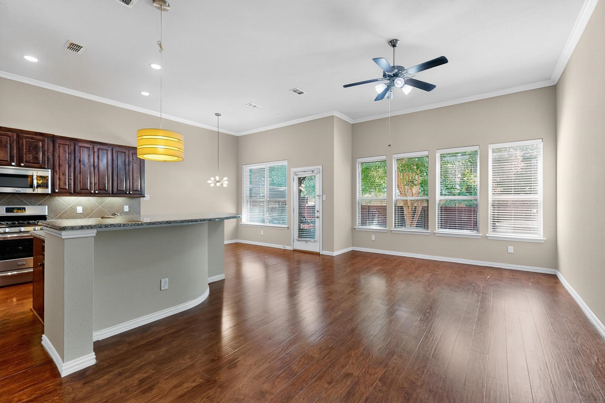 6106 Black Swan Circle