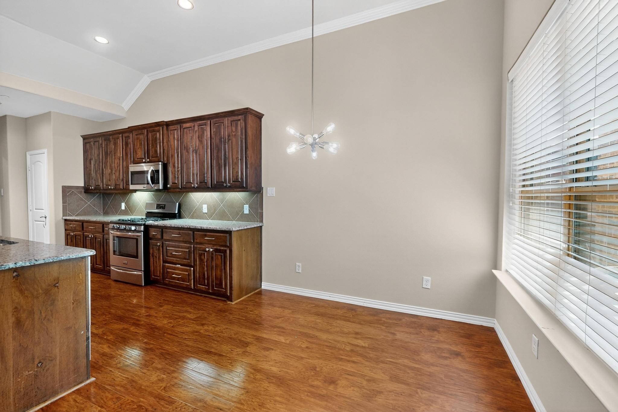 6106 Black Swan Circle