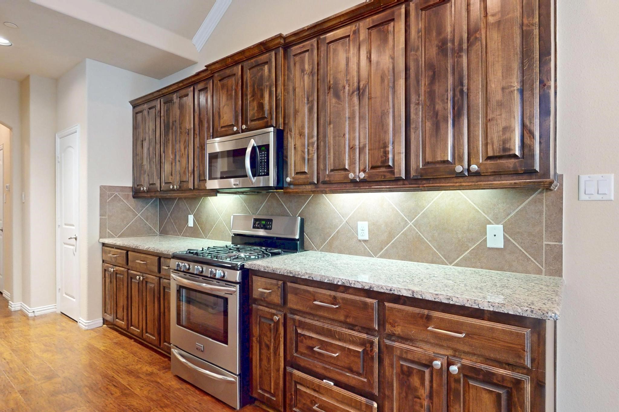6106 Black Swan Circle