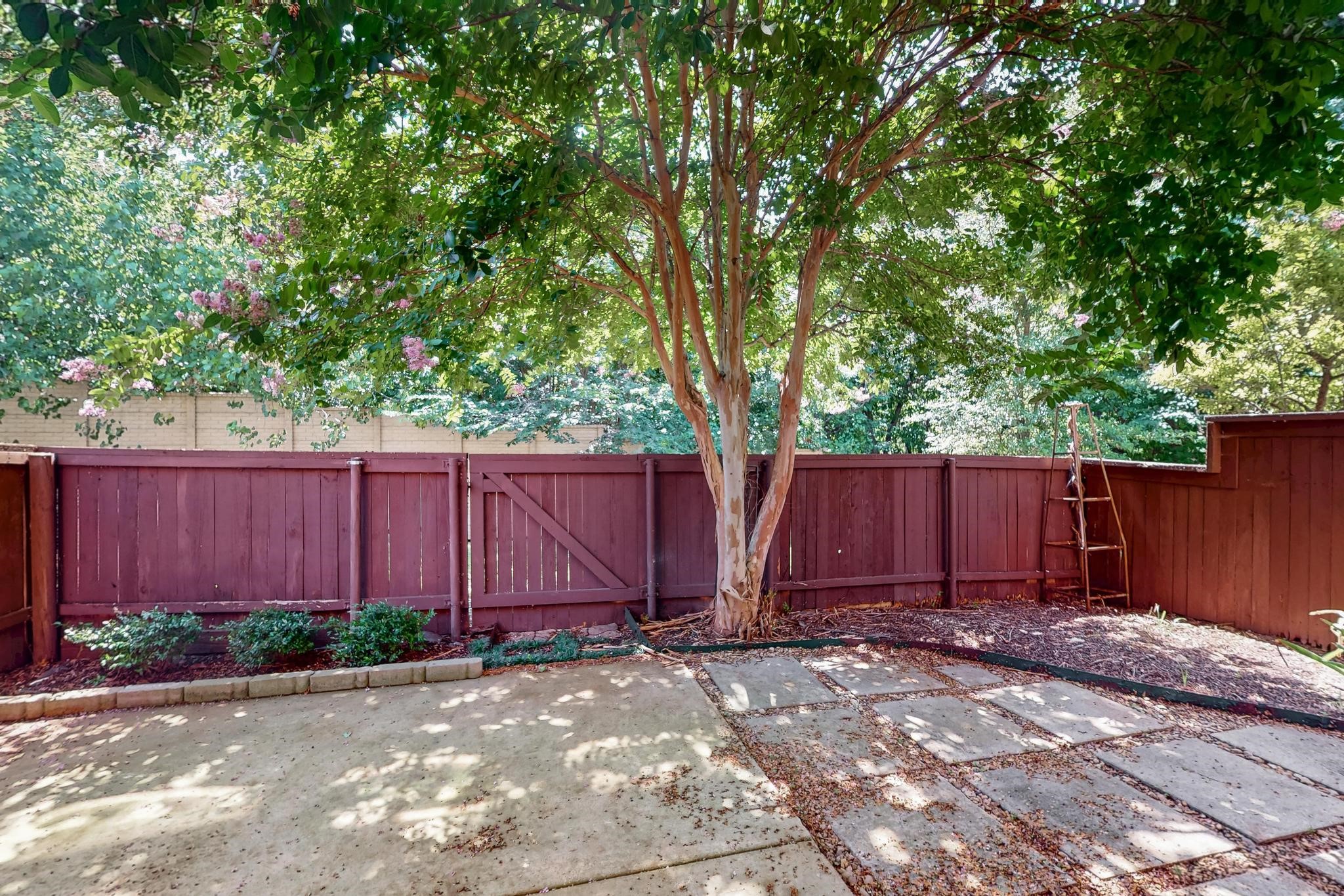 6106 Black Swan Circle