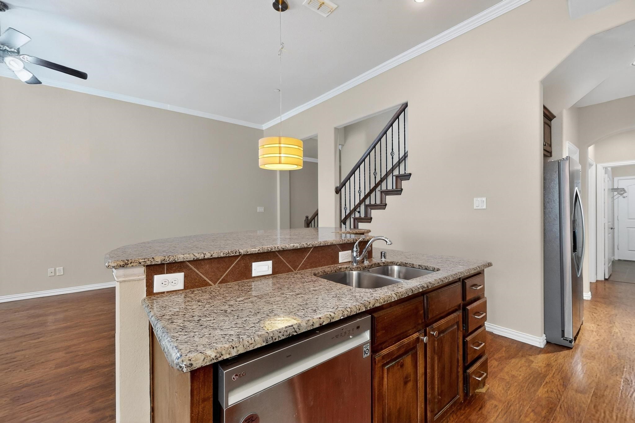 6106 Black Swan Circle