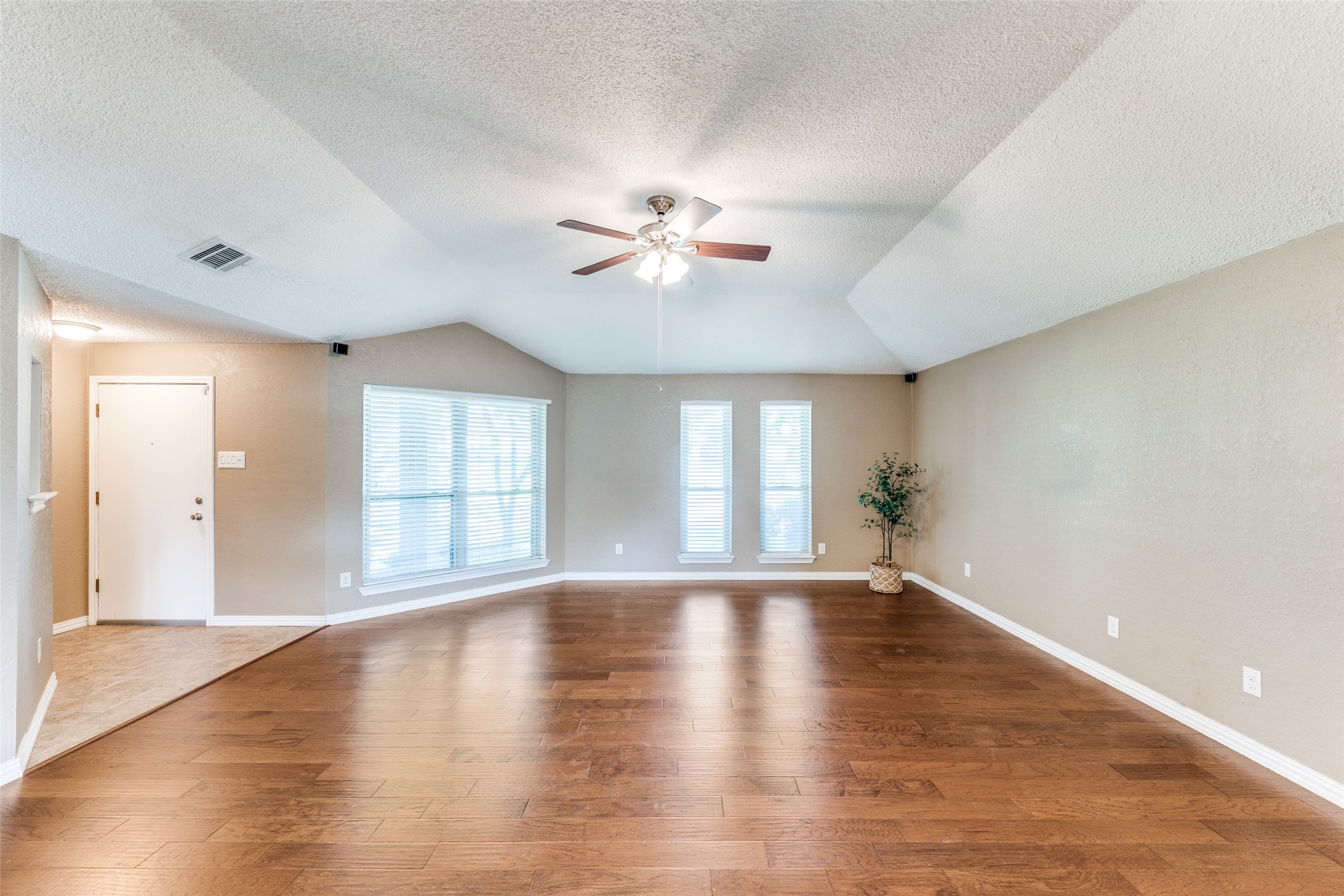 5012 Frontier Lane