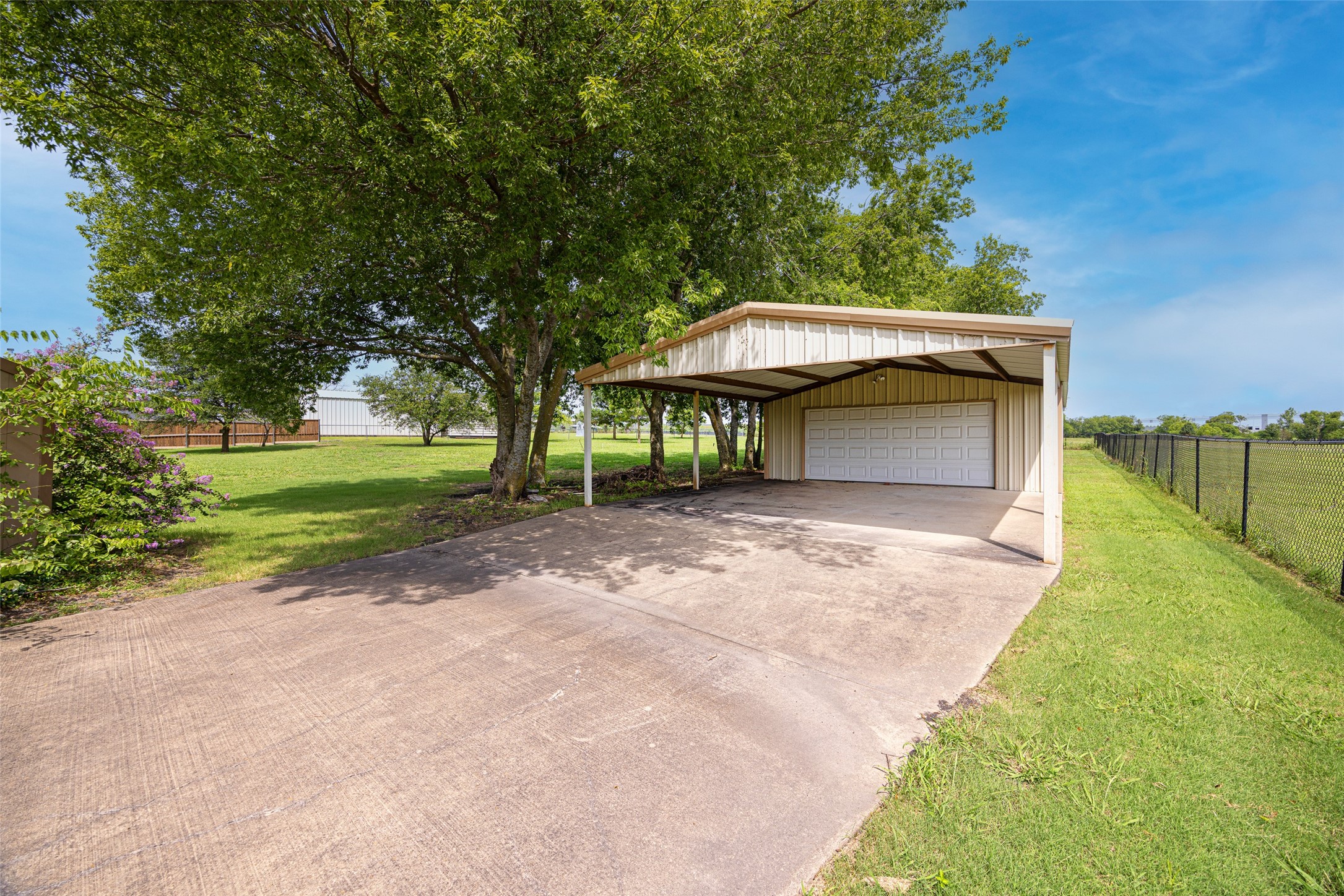 16088 Prairie Meadow