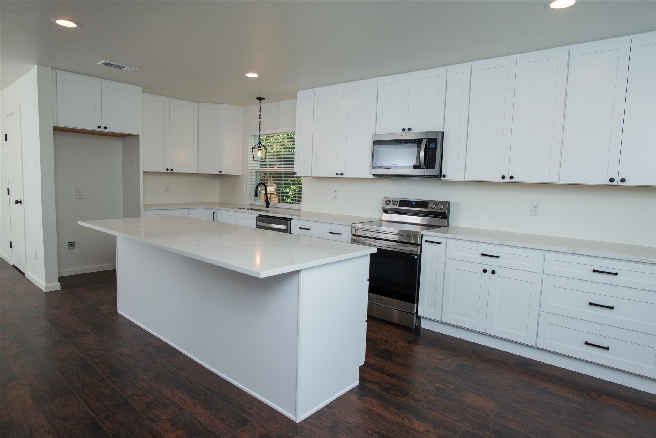 2214 Roundrock Drive