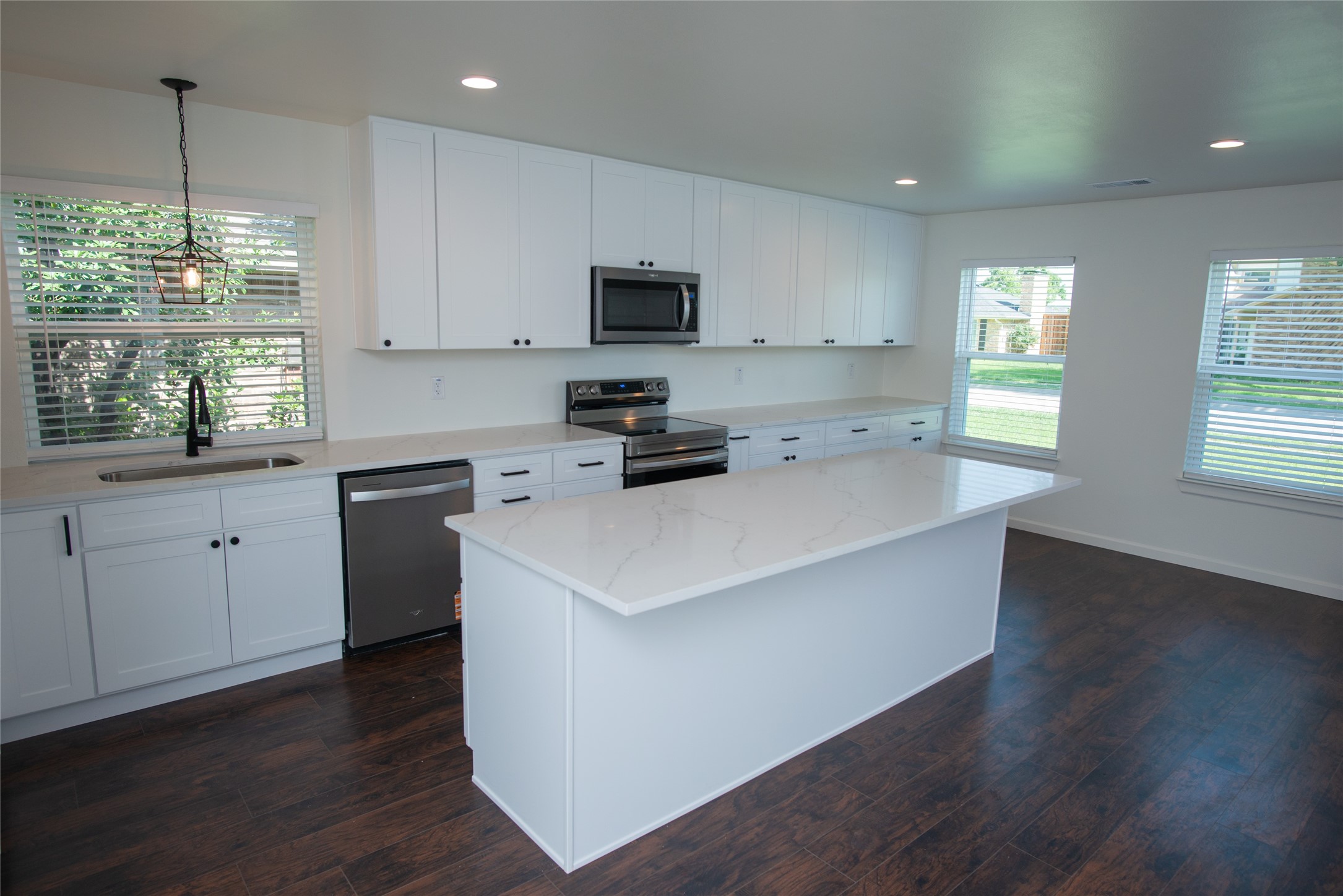 2214 Roundrock Drive