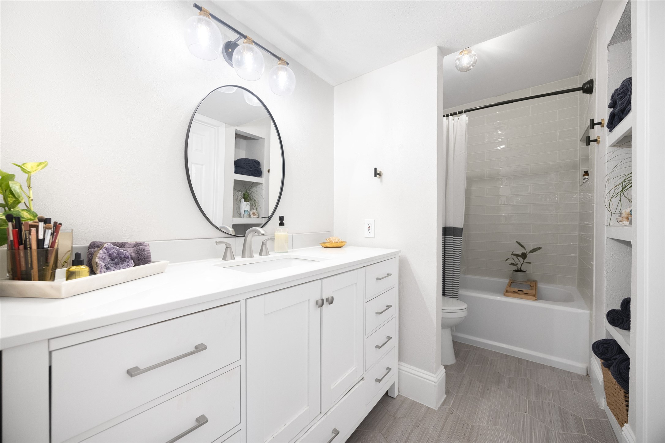 5300 Keller Springs Road 1062